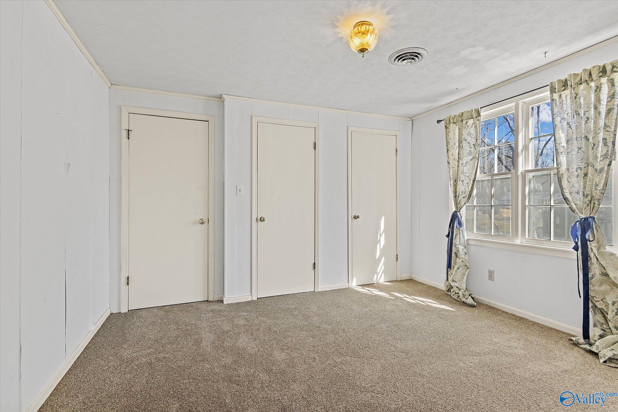 304 W Hartwood Drive