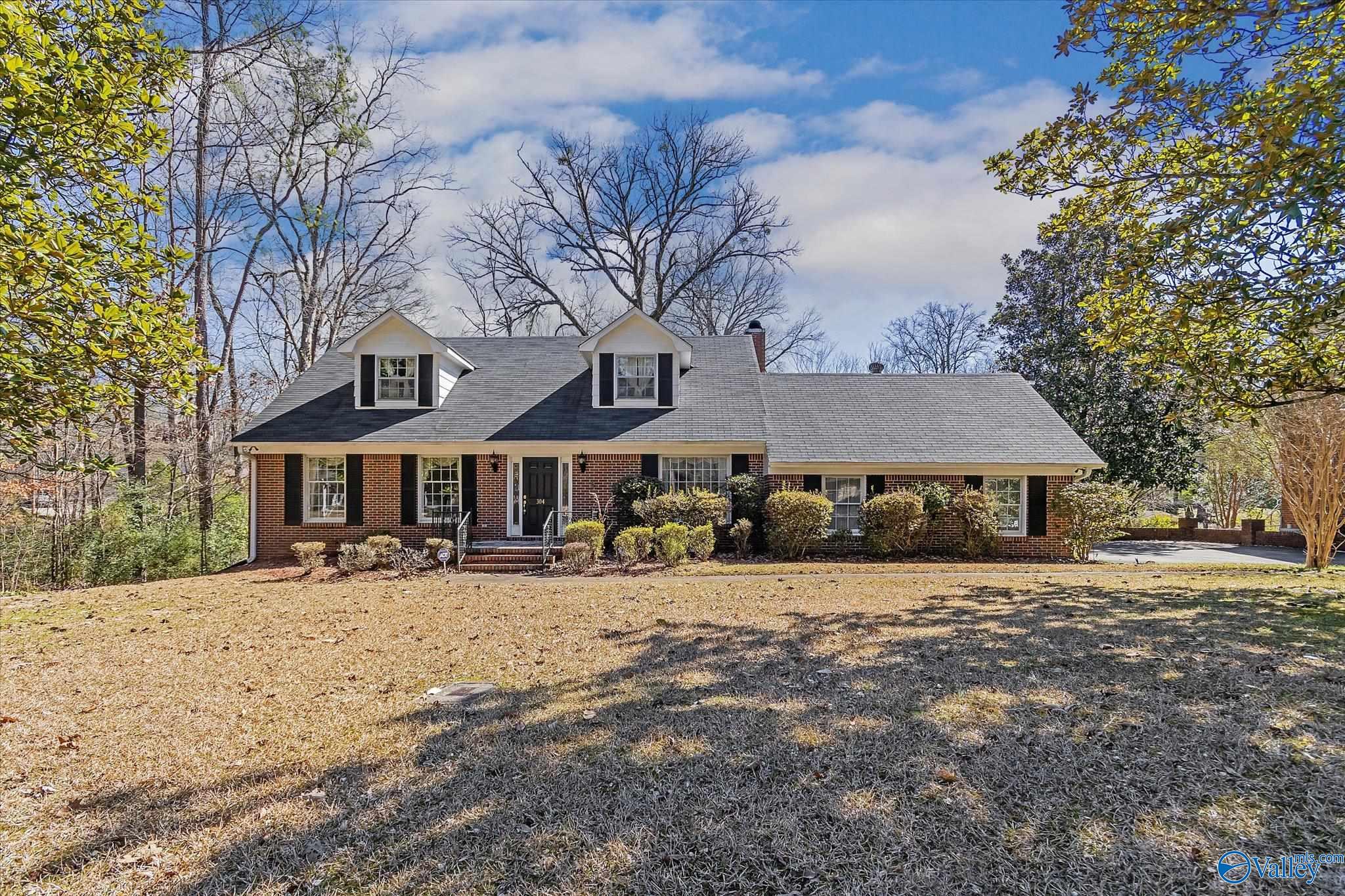 304 W Hartwood Drive