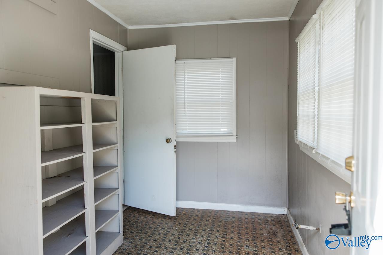 521 Hill Avenue