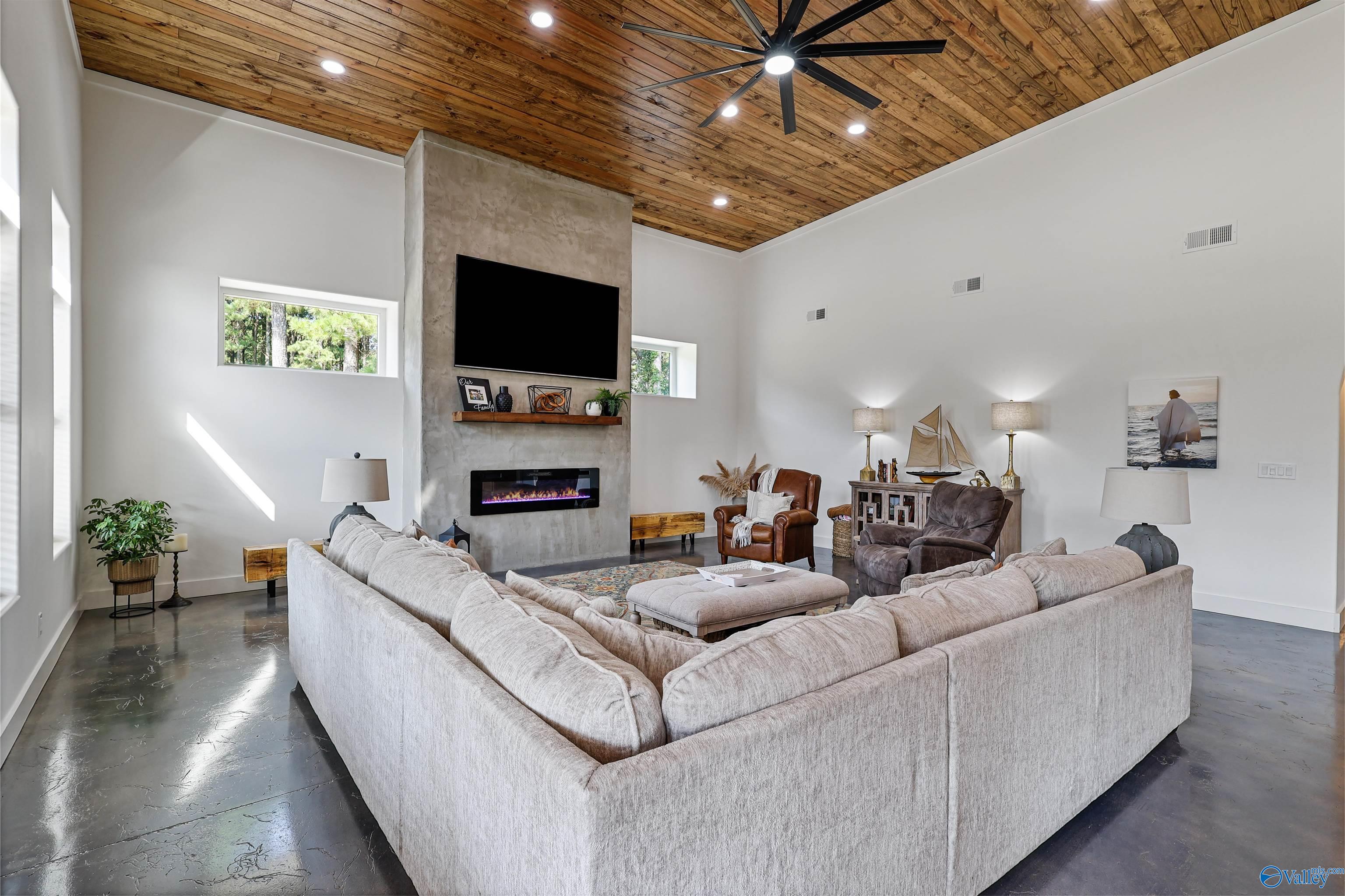 467 County Road 1