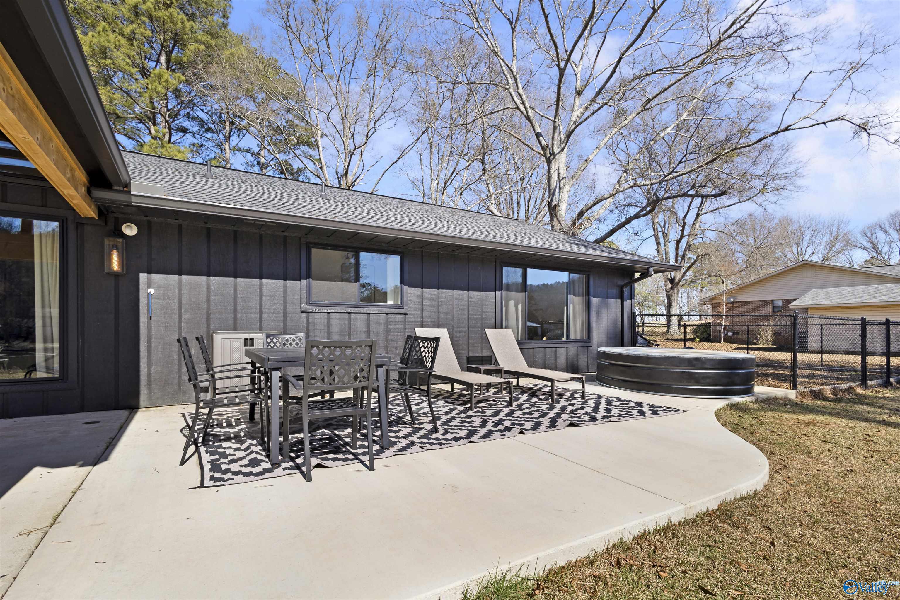240 Canoe Creek Road