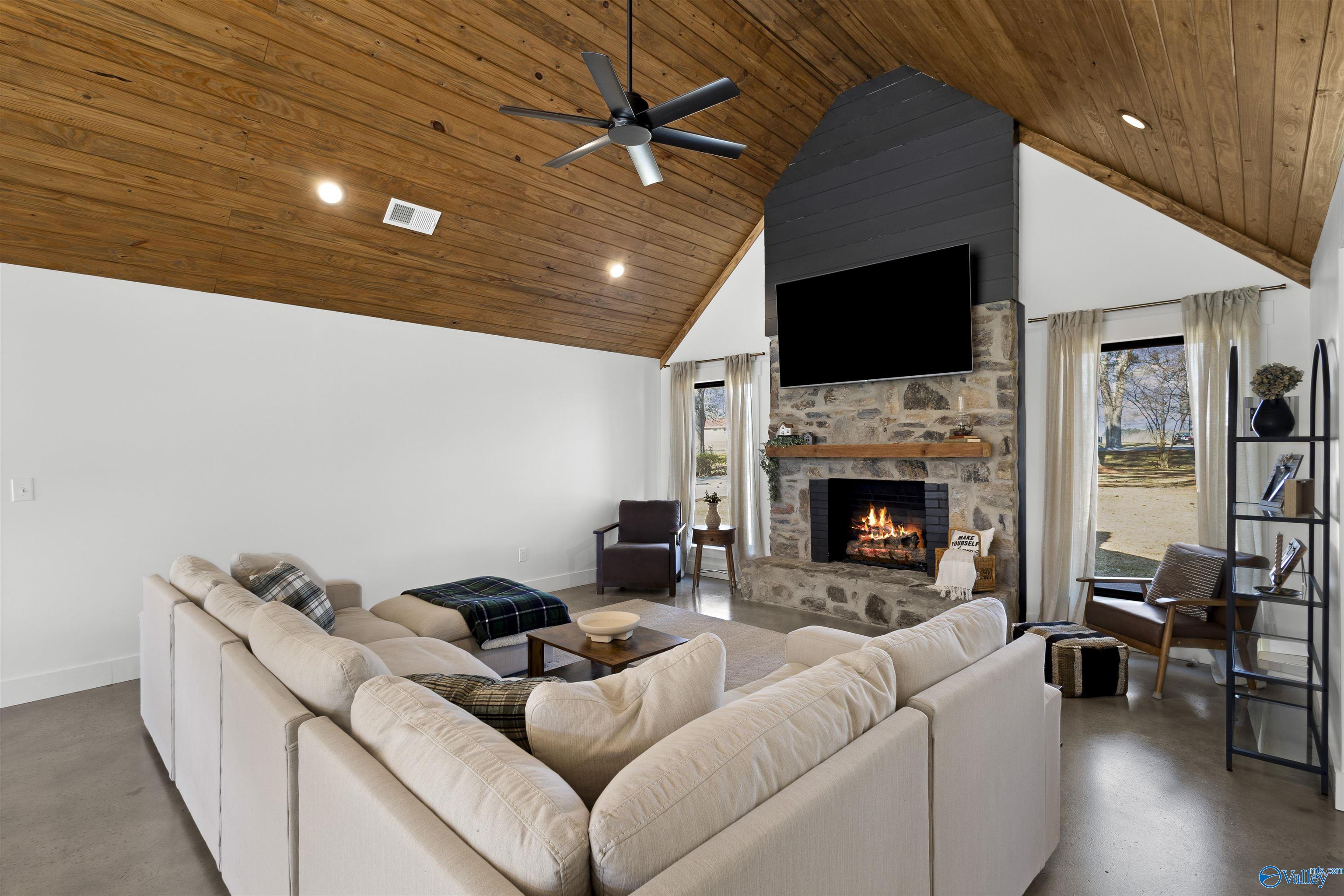 240 Canoe Creek Road