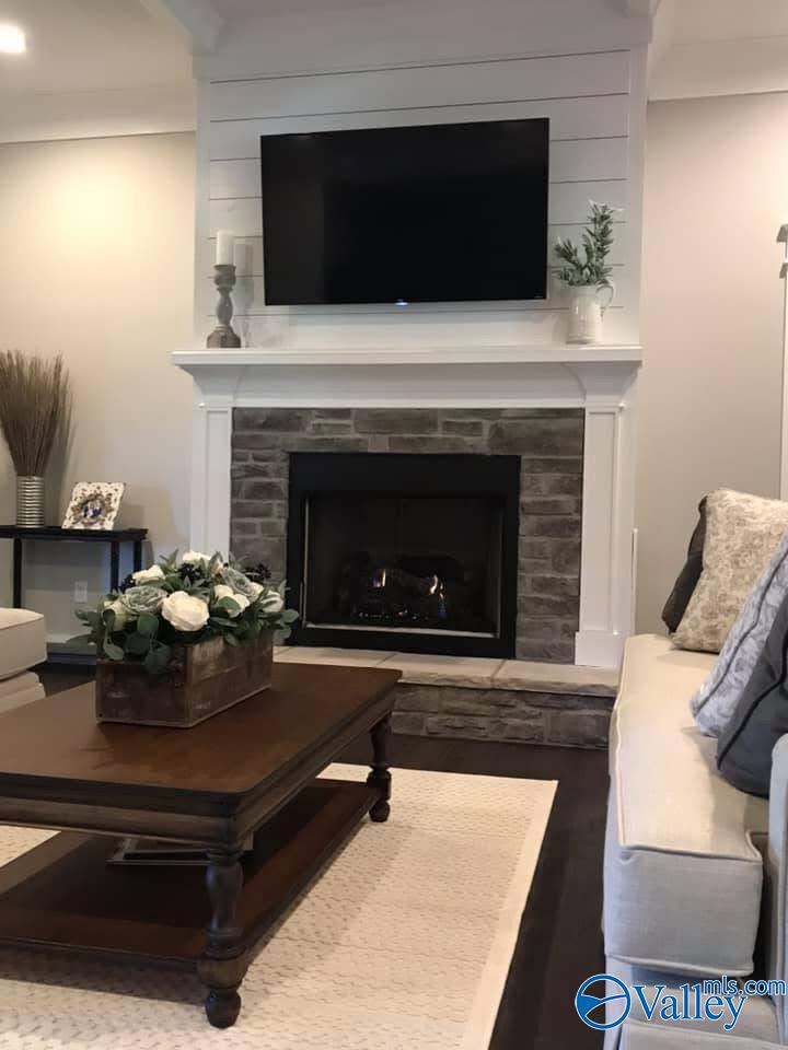513 Rosser Boulevard