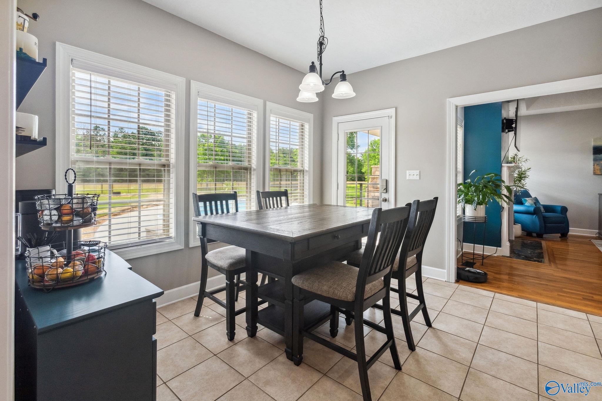 2801 Mountain View Drive