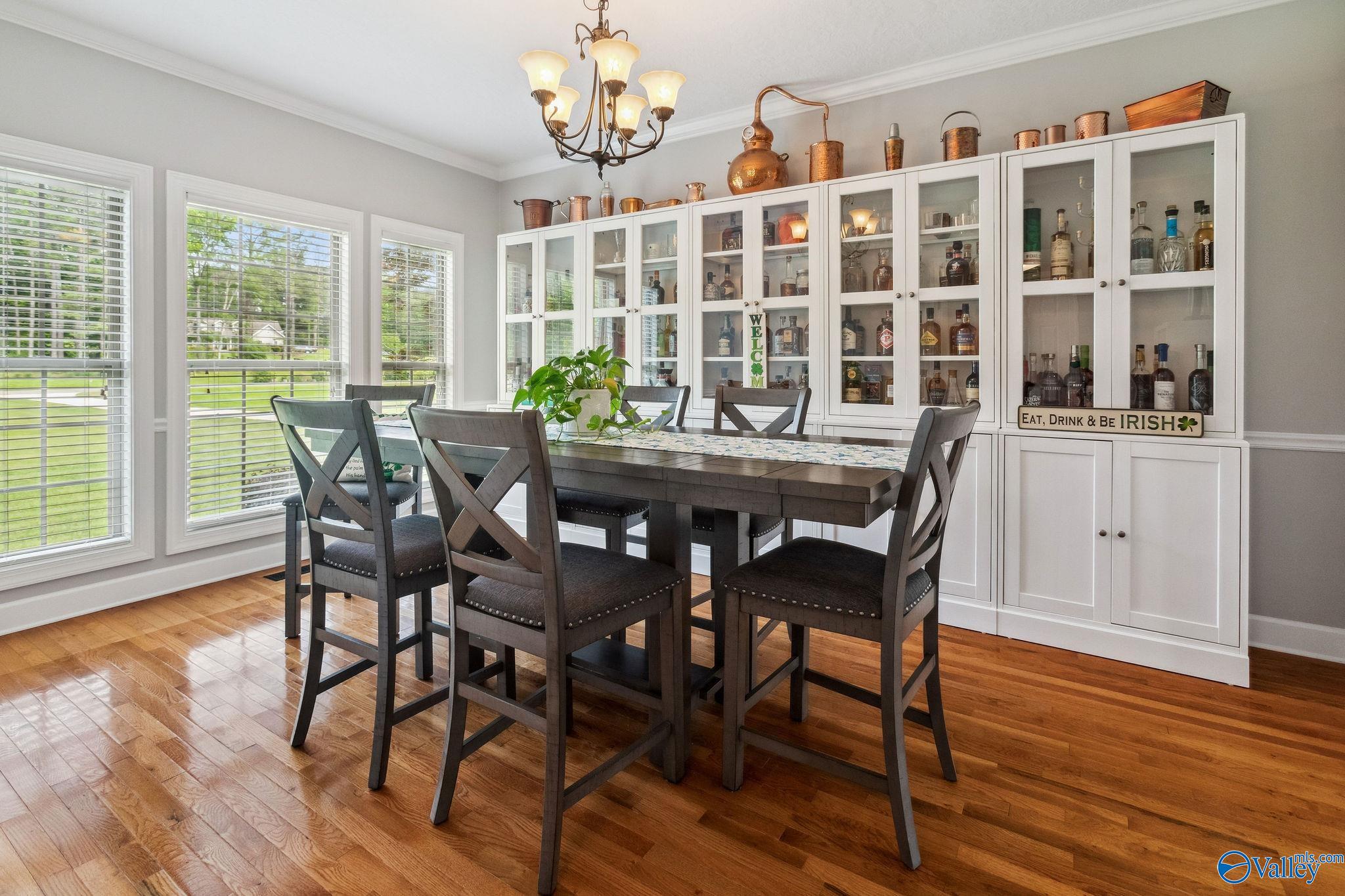 2801 Mountain View Drive