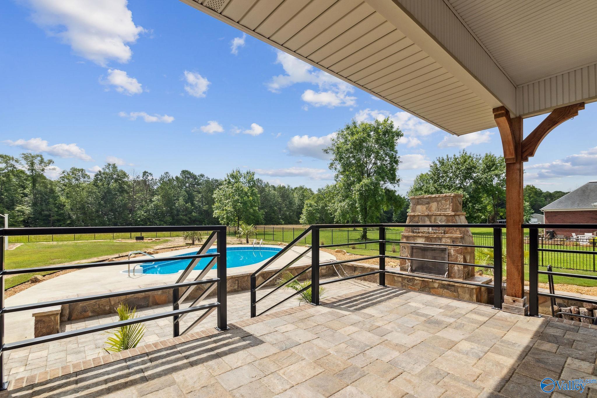 2801 Mountain View Drive