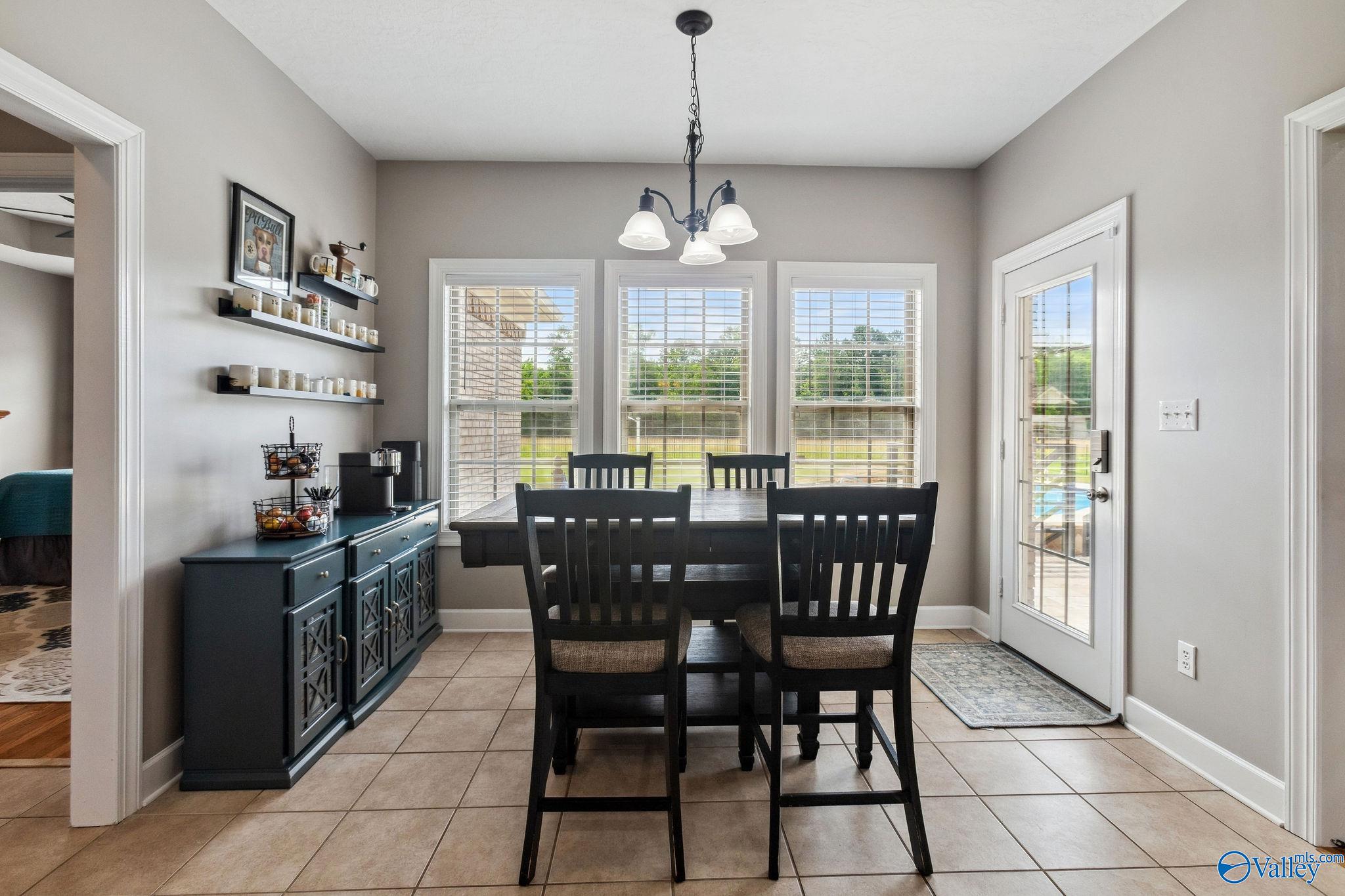 2801 Mountain View Drive