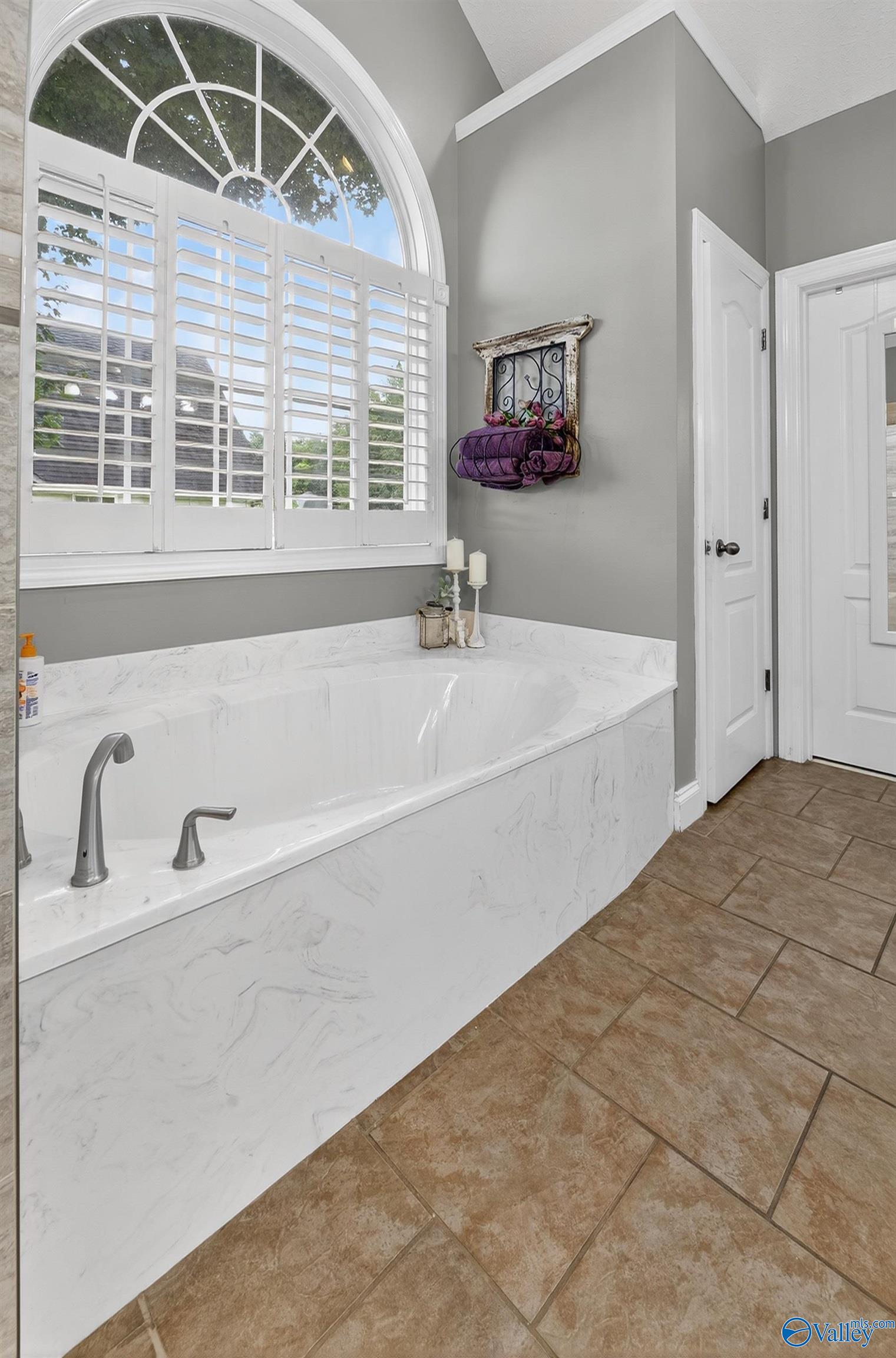 1202 Crestbrook Drive