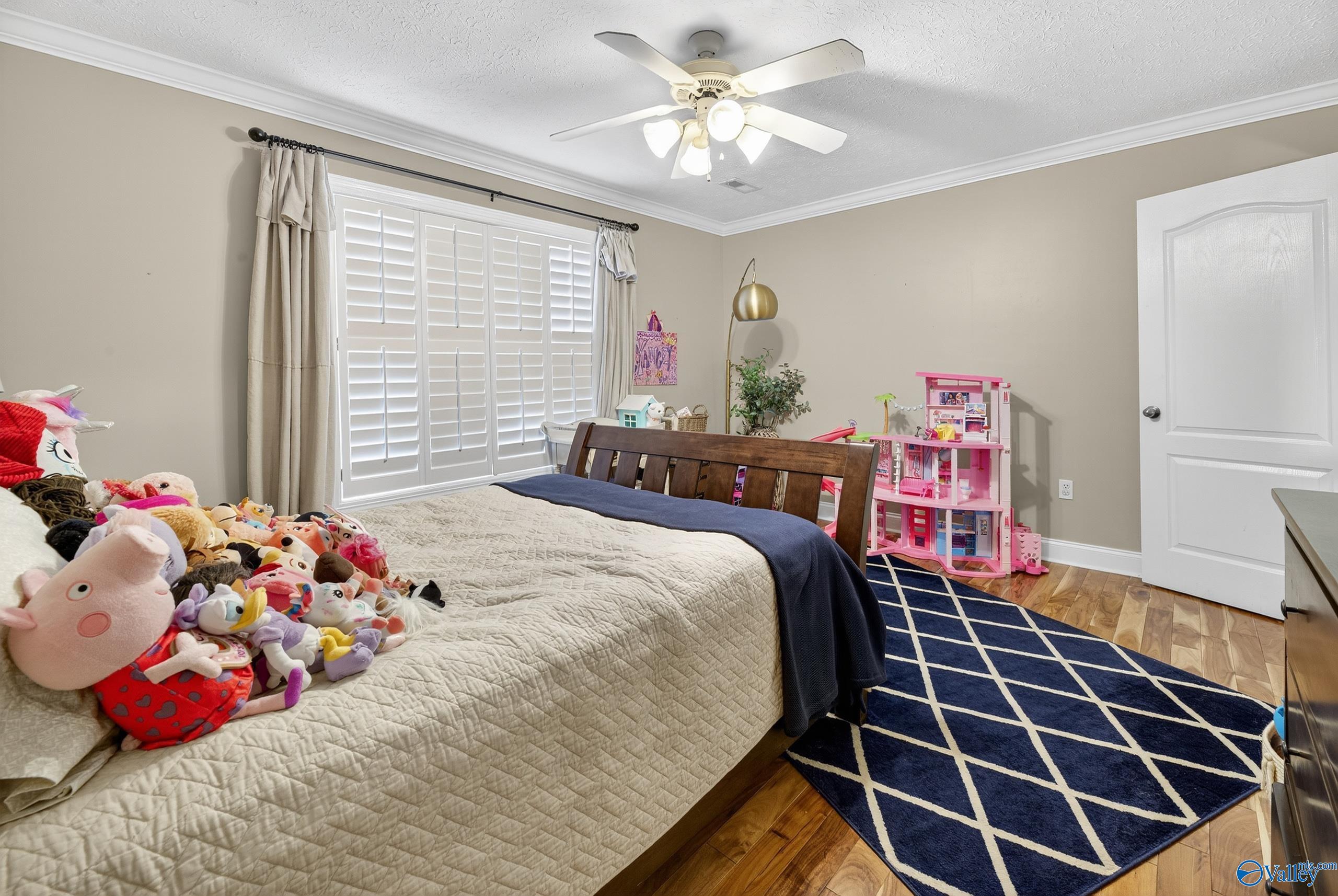 1202 Crestbrook Drive