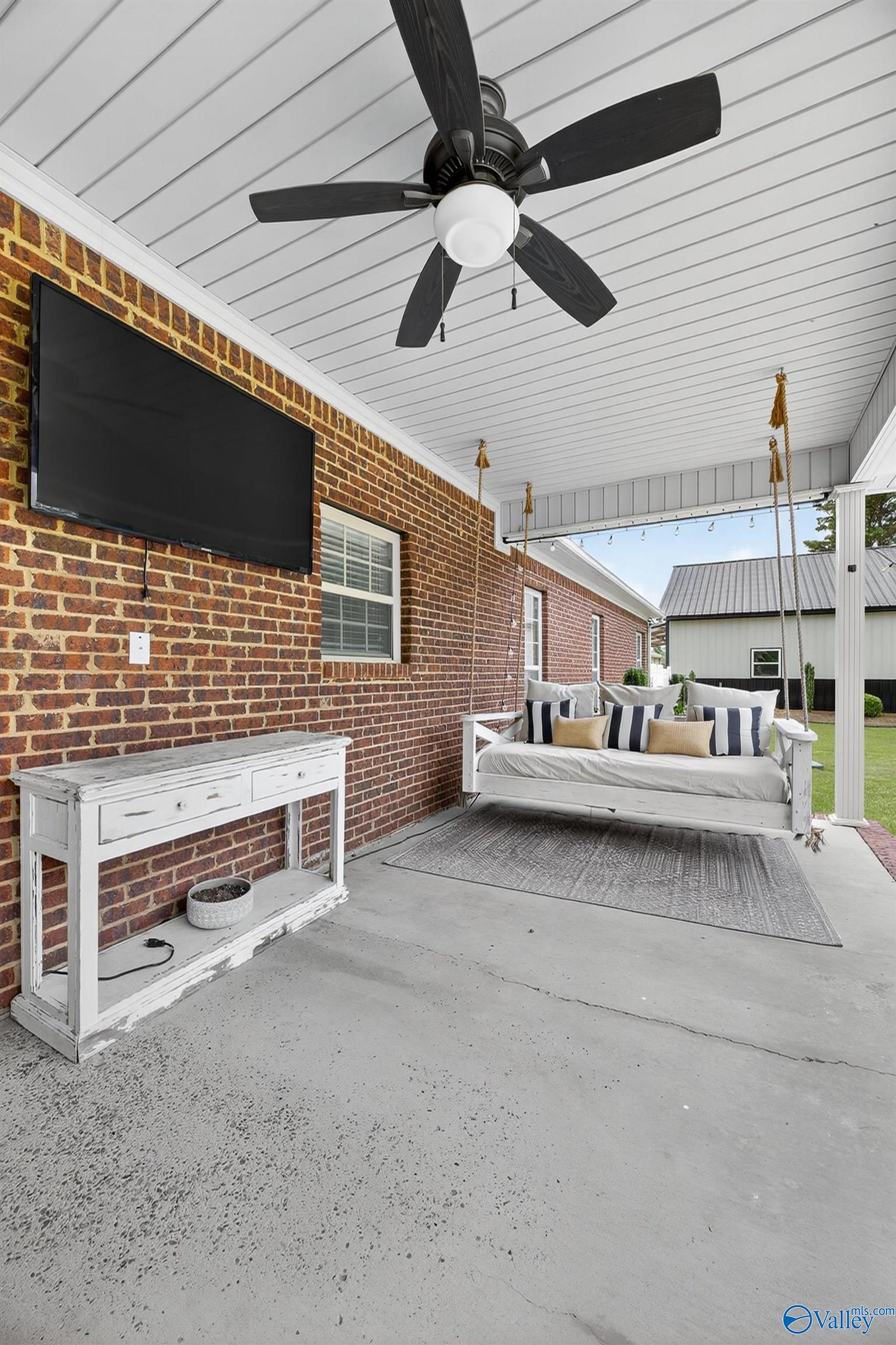 2225 Oak Drive