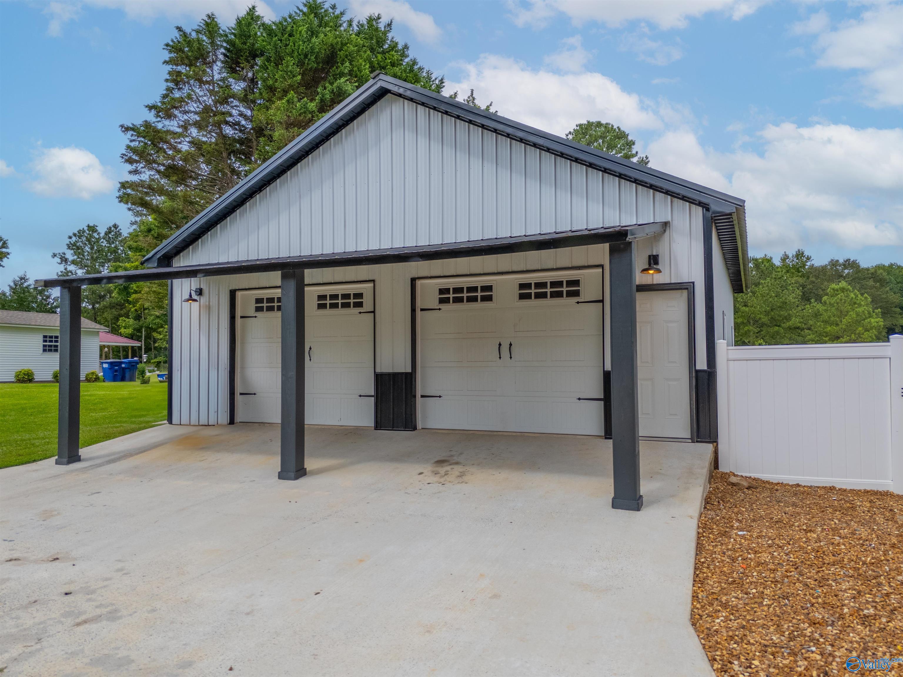 2225 Oak Drive