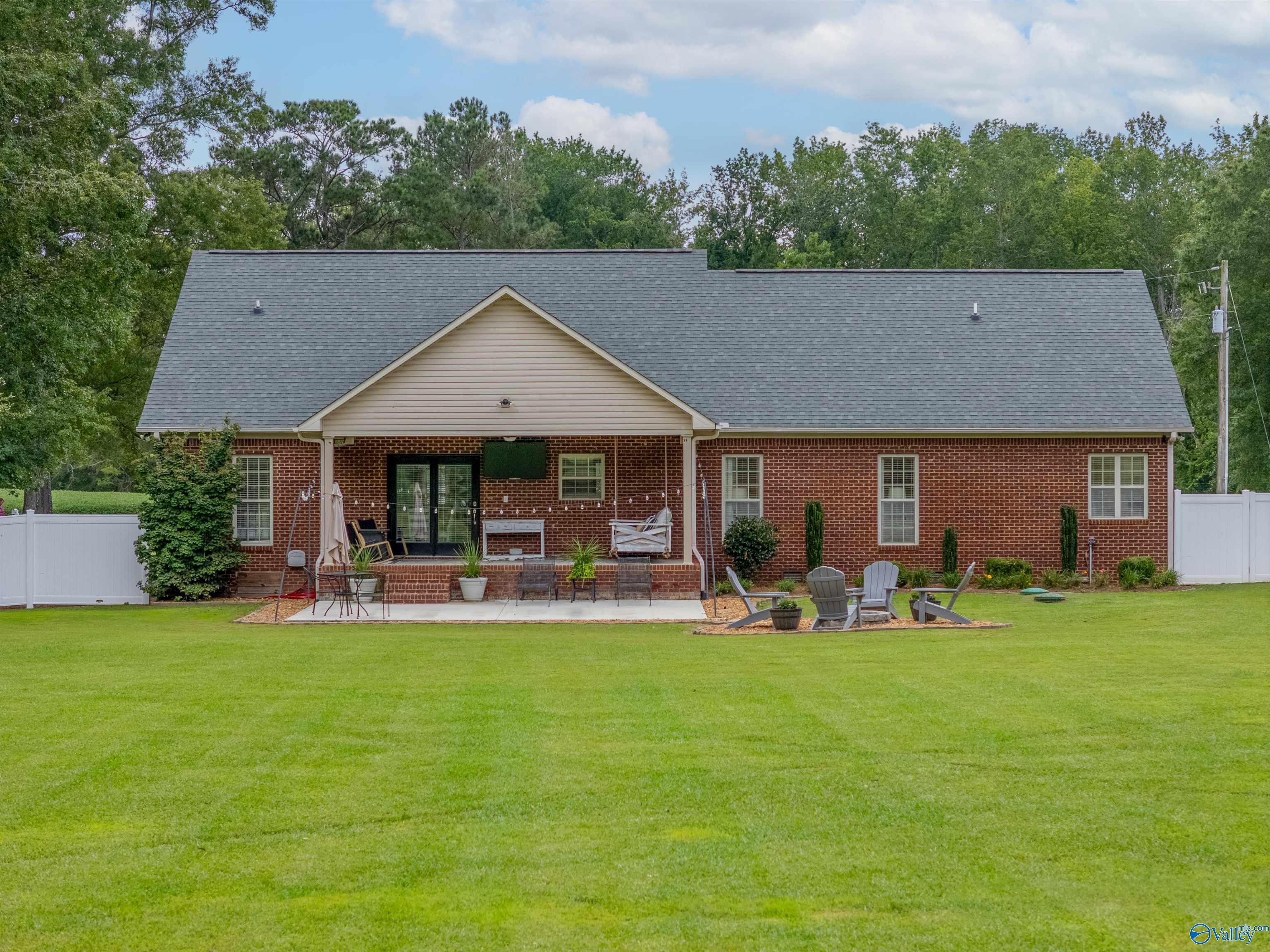 2225 Oak Drive