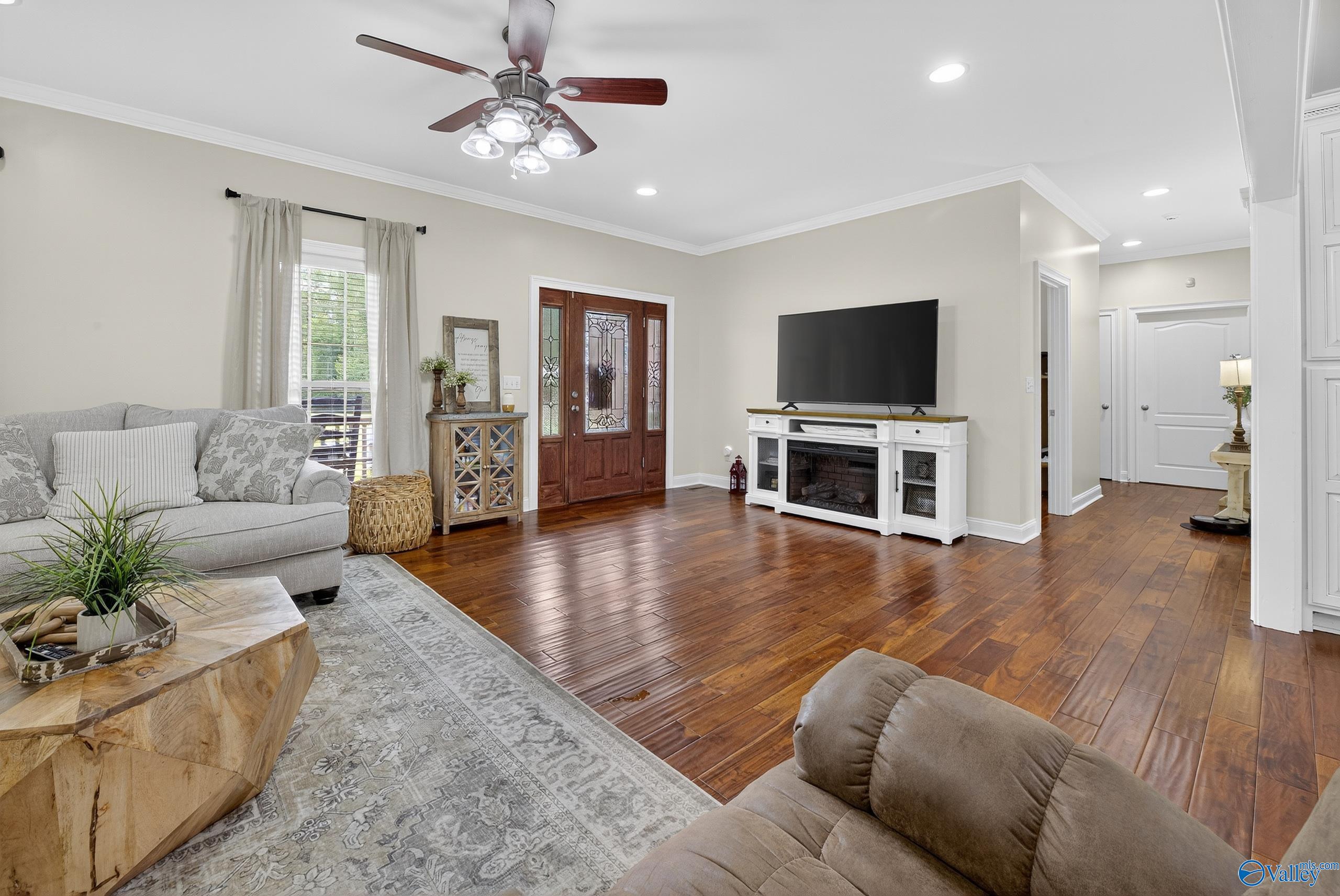 2225 Oak Drive