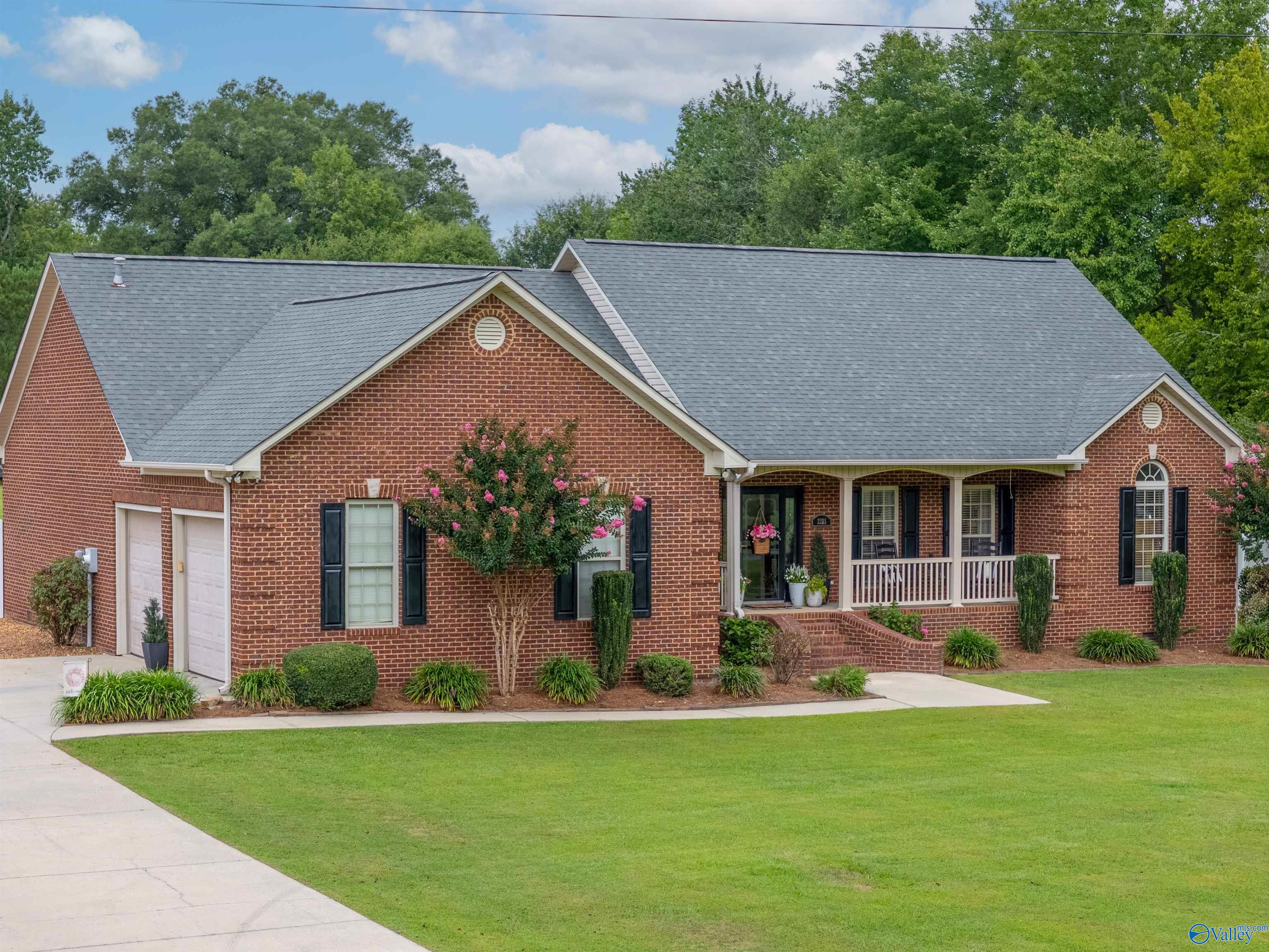 2225 Oak Drive