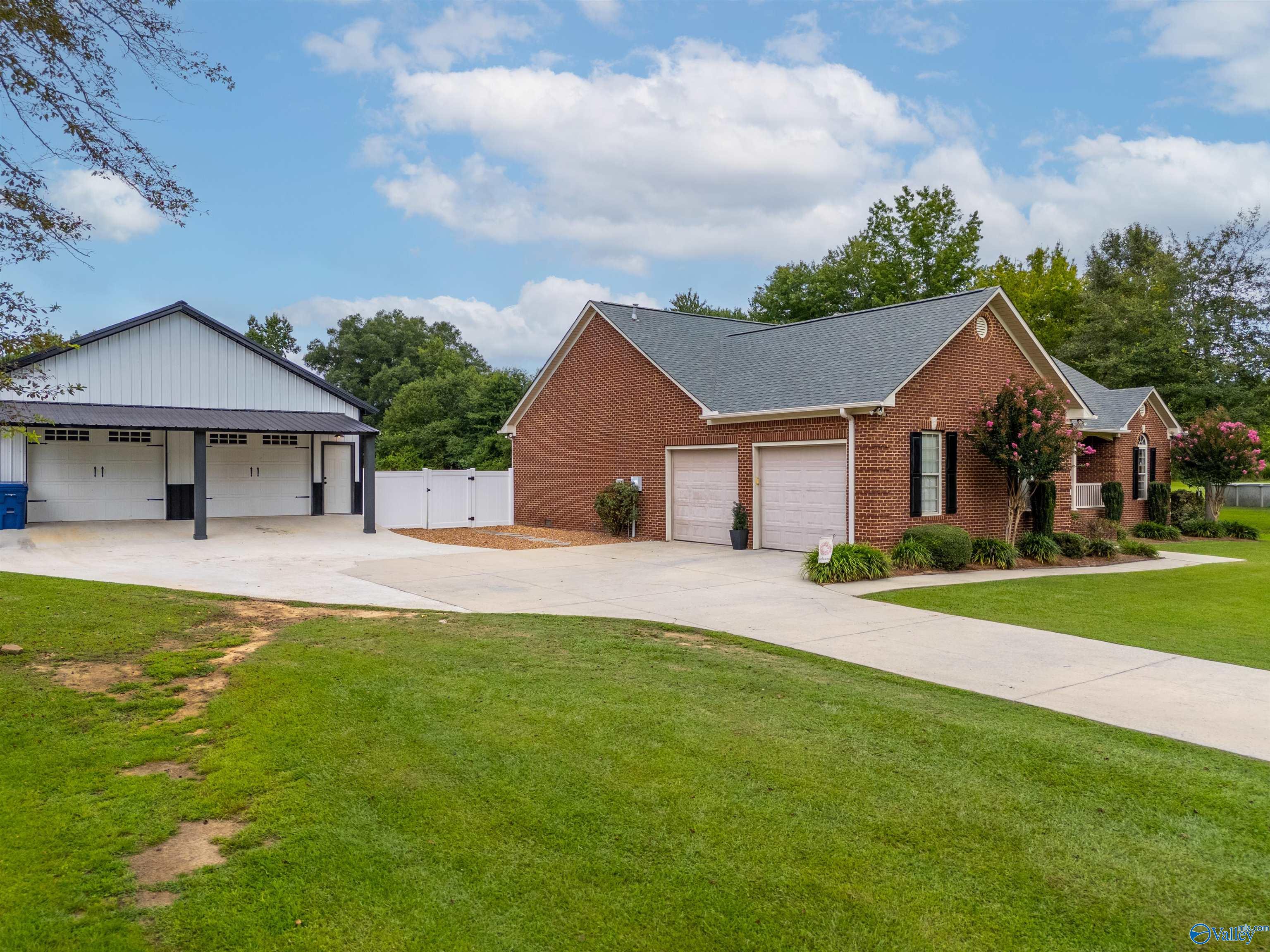 2225 Oak Drive