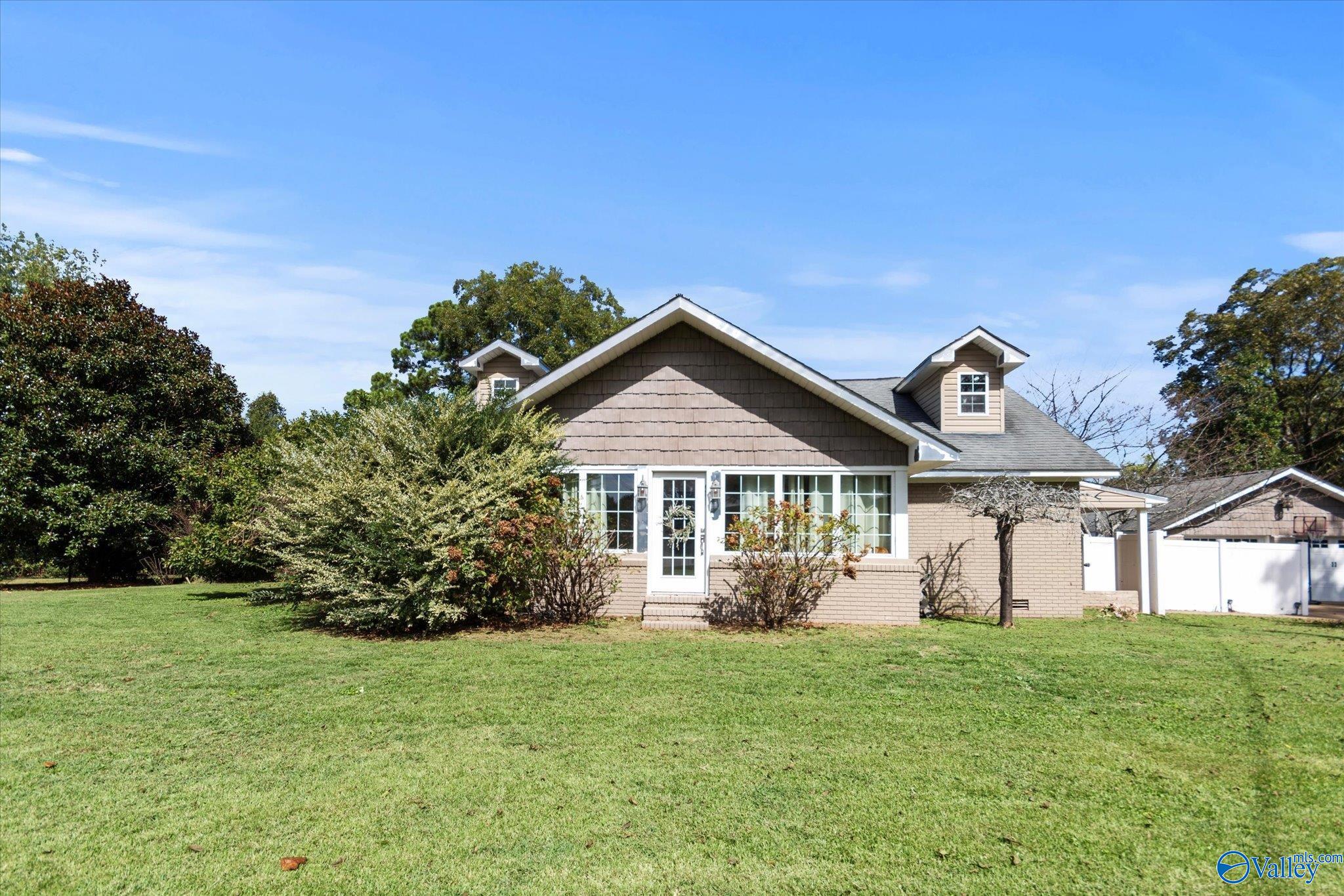 1249 Sardis Drive