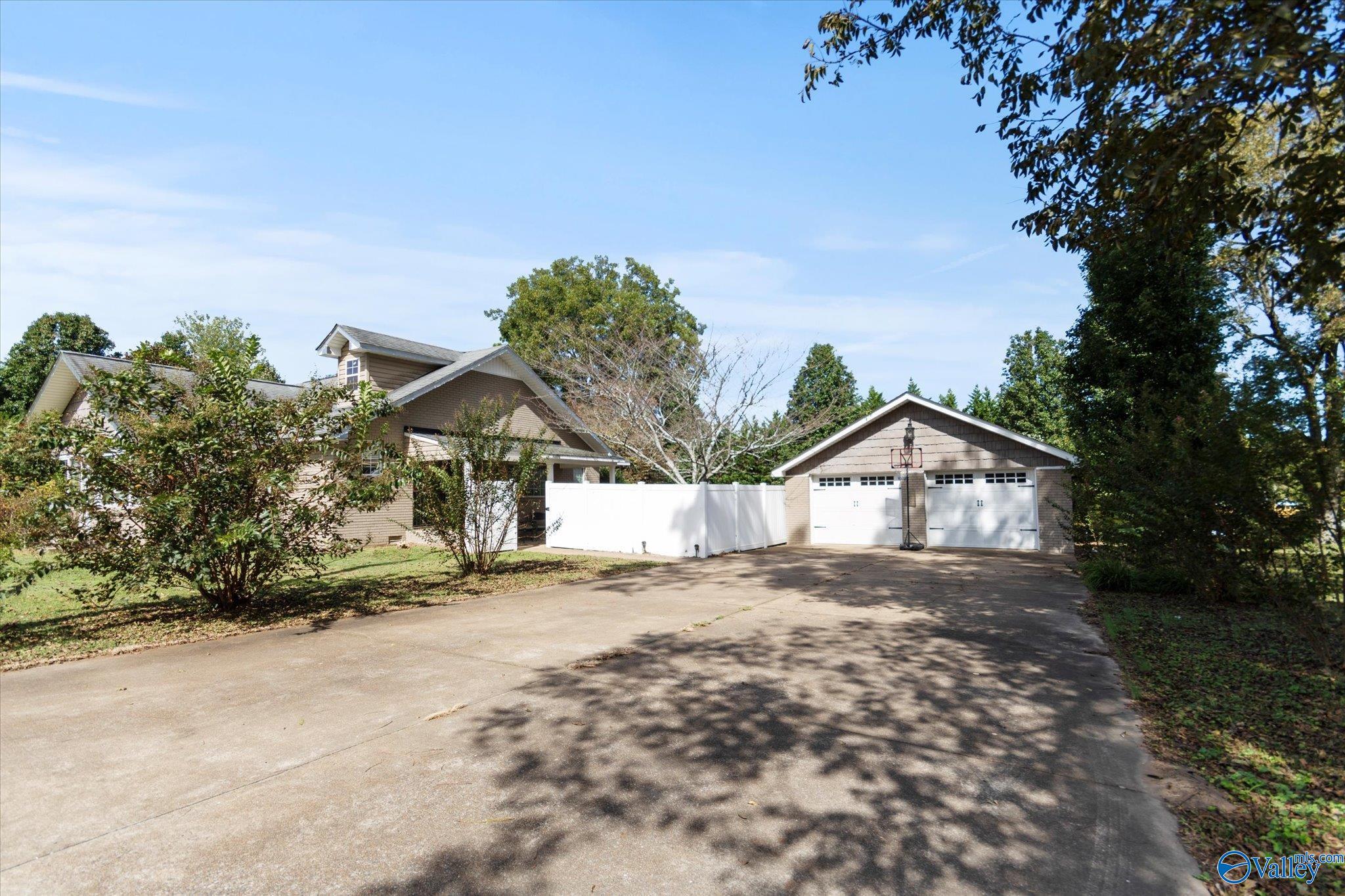 1249 Sardis Drive