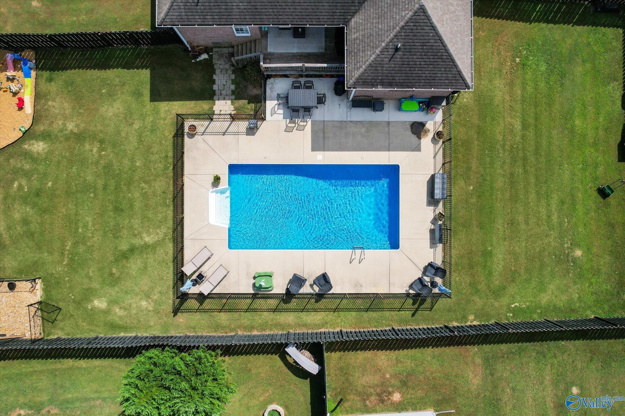 1580 Meadowlake Drive