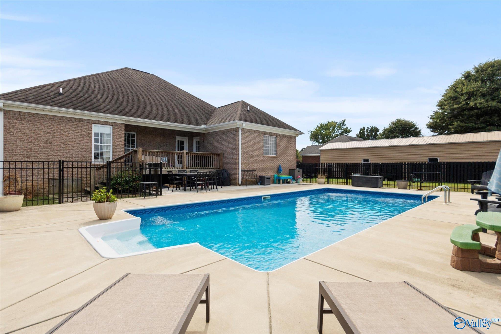 1580 Meadowlake Drive