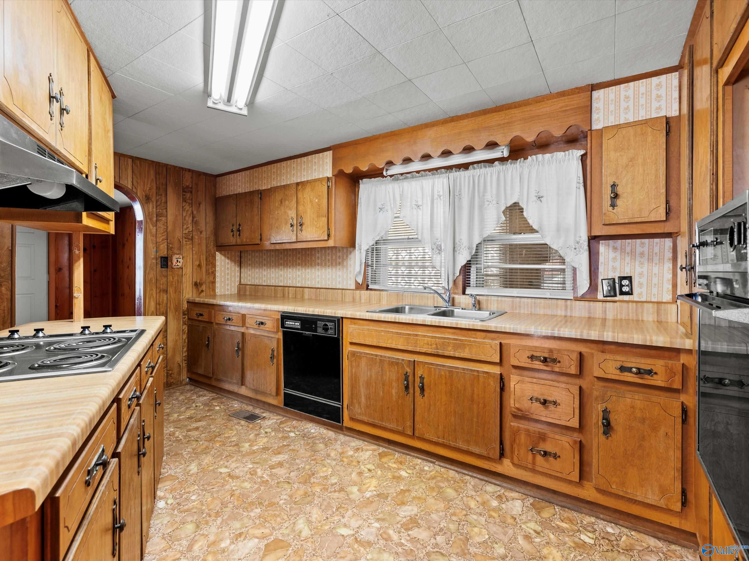 1283 County Road 383