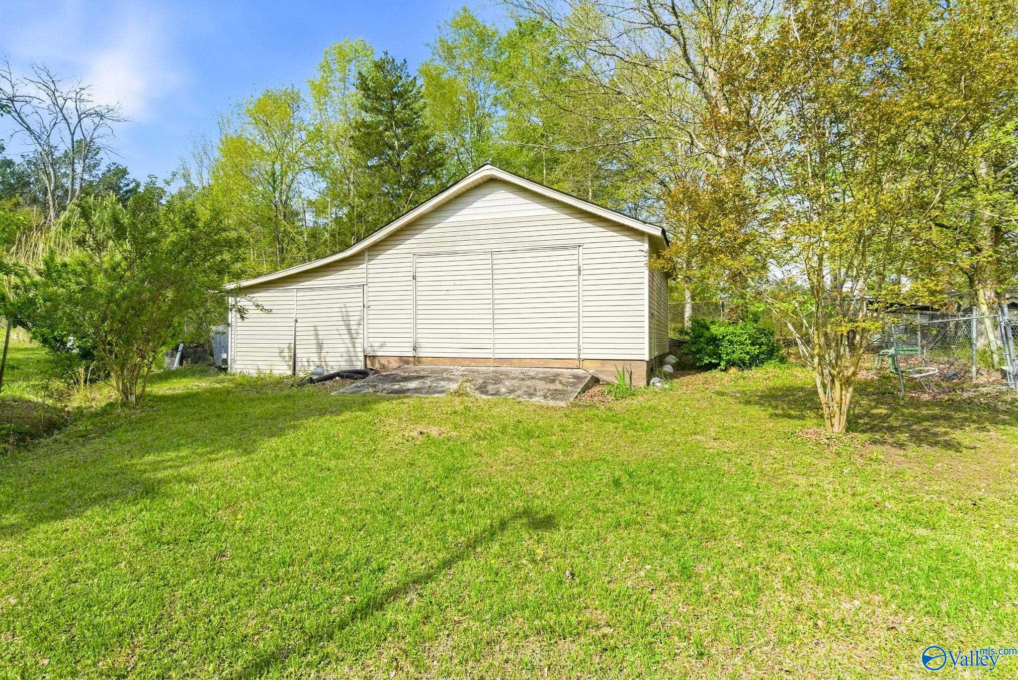 200 Trailwood Drive