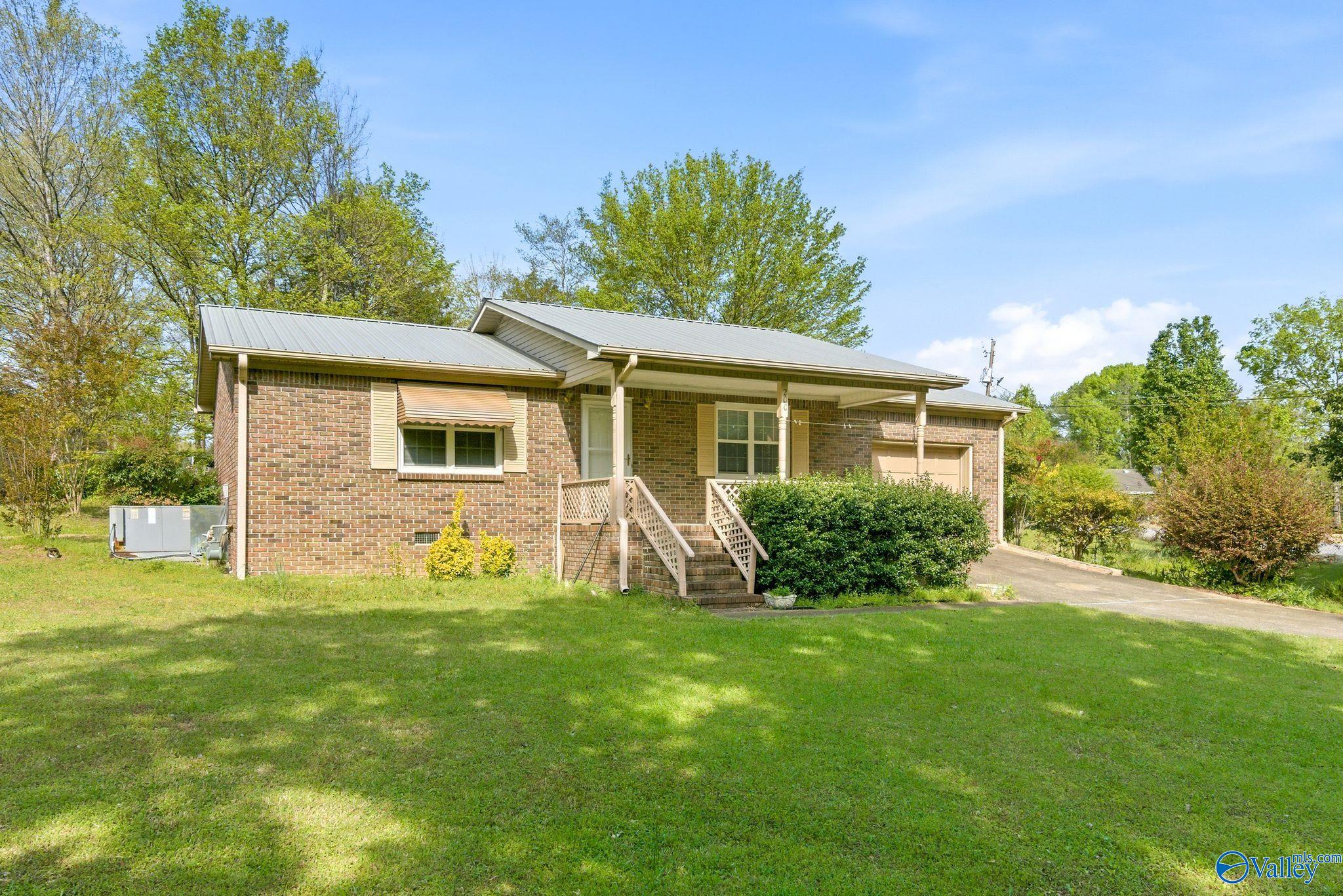 200 Trailwood Drive