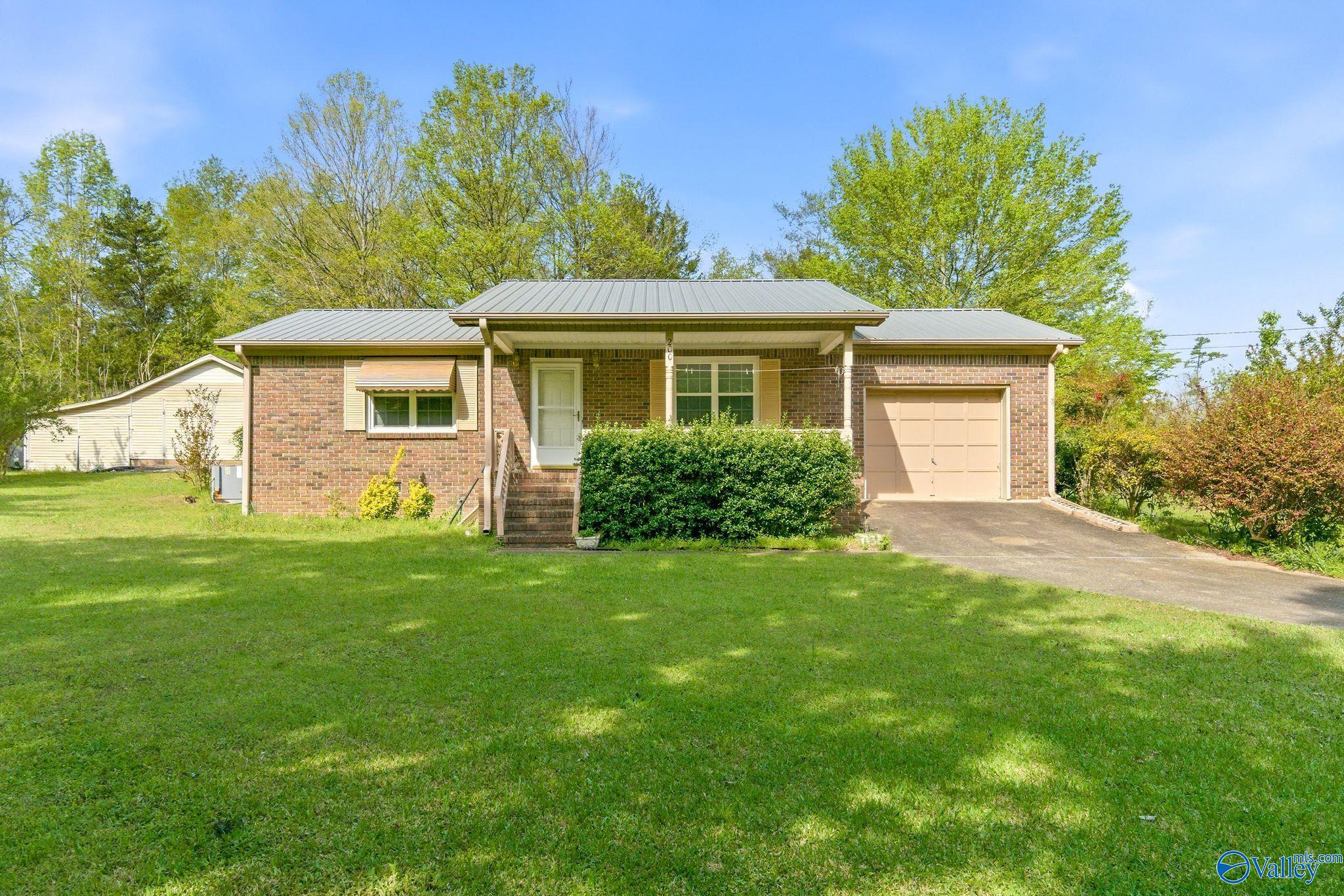 200 Trailwood Drive