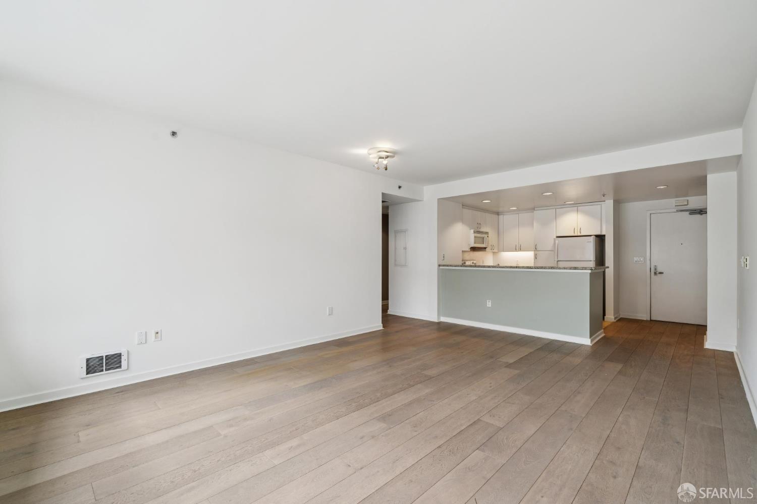 250 King Street # 612