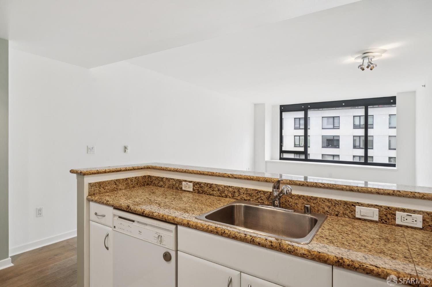 250 King Street # 612