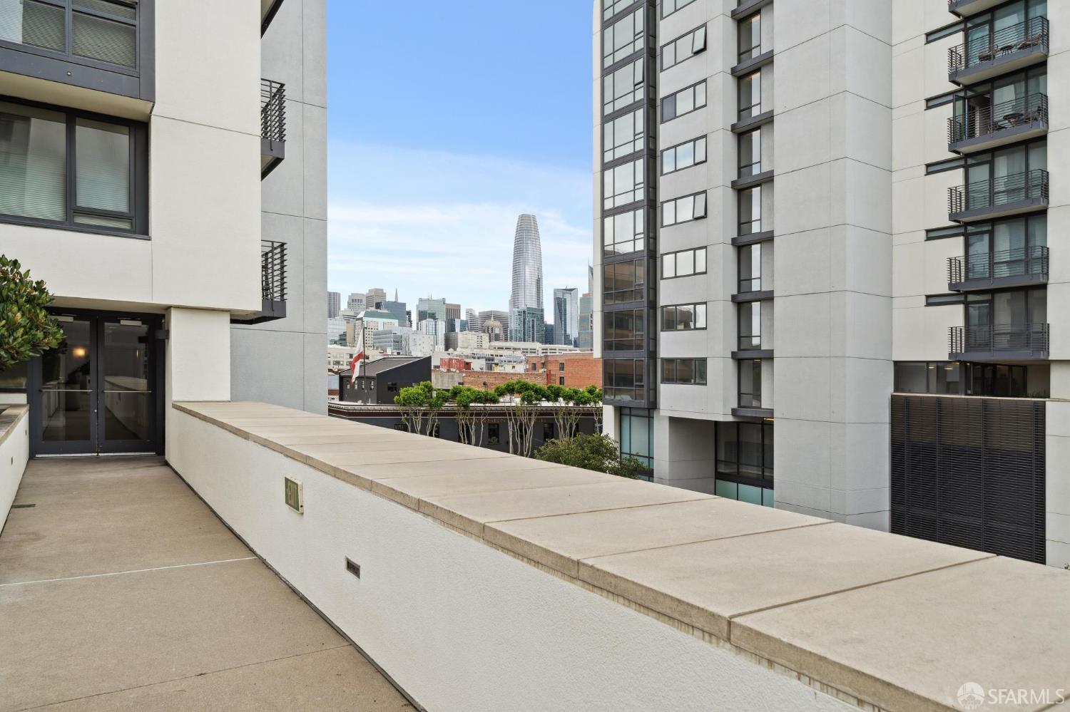 250 King Street # 612