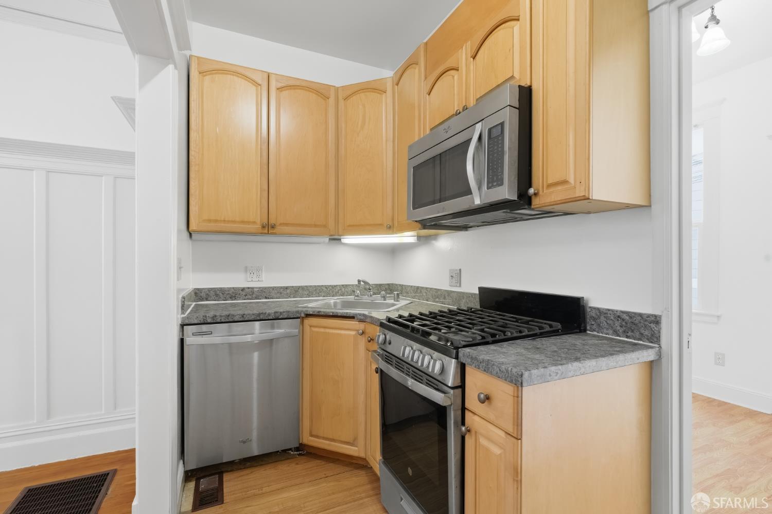 559-561 Minna Street