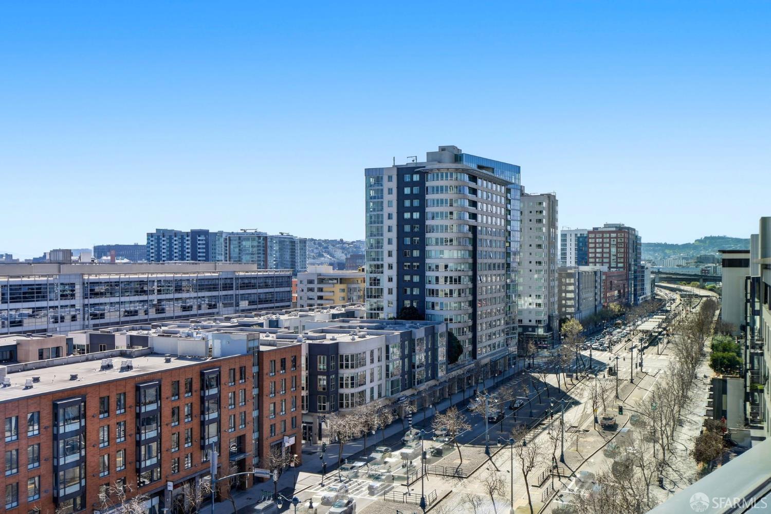 250 King Street # 960