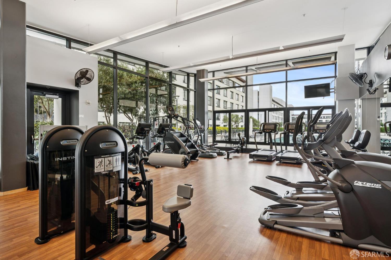 250 King Street # 960