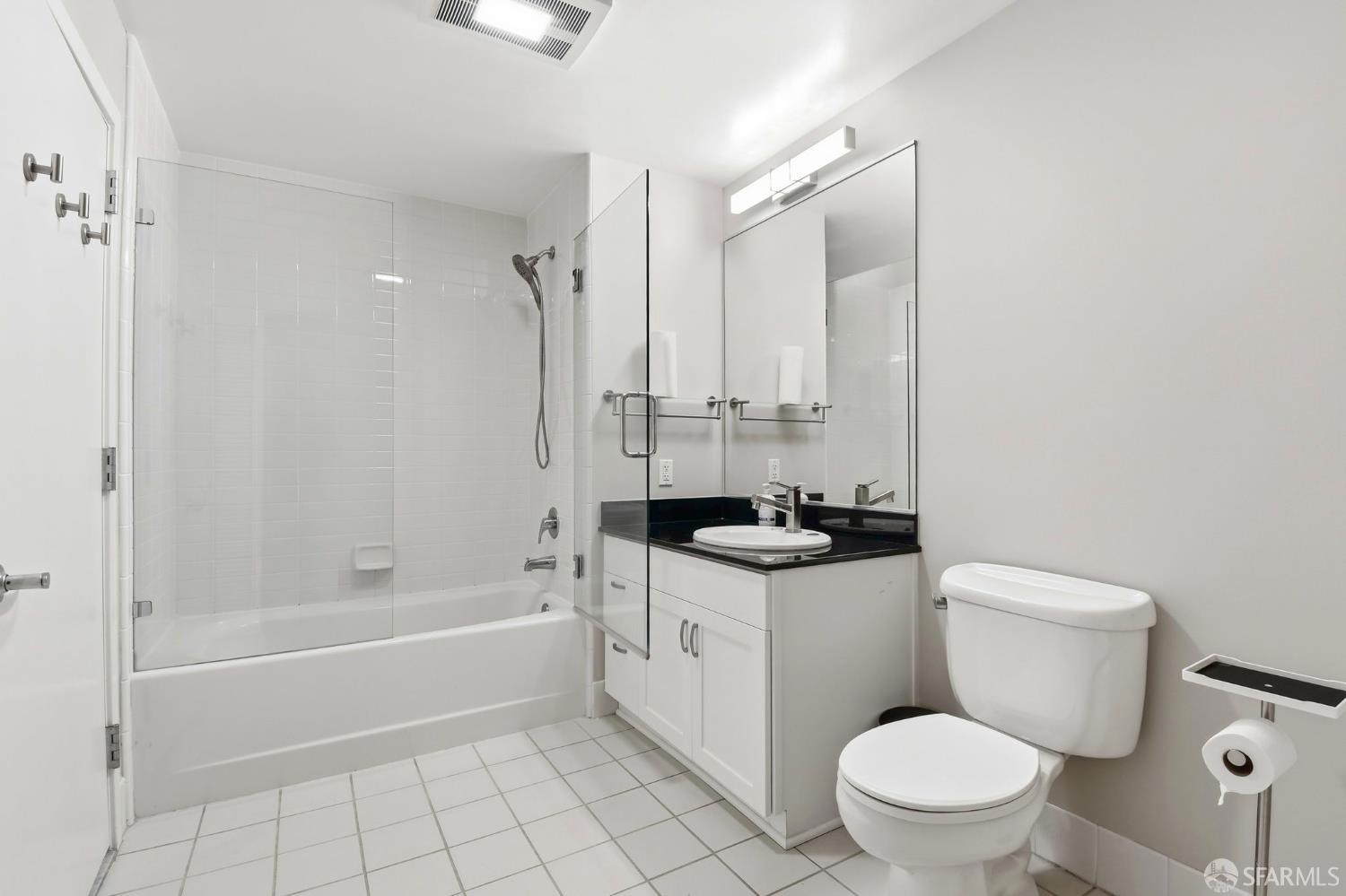 250 King Street # 960