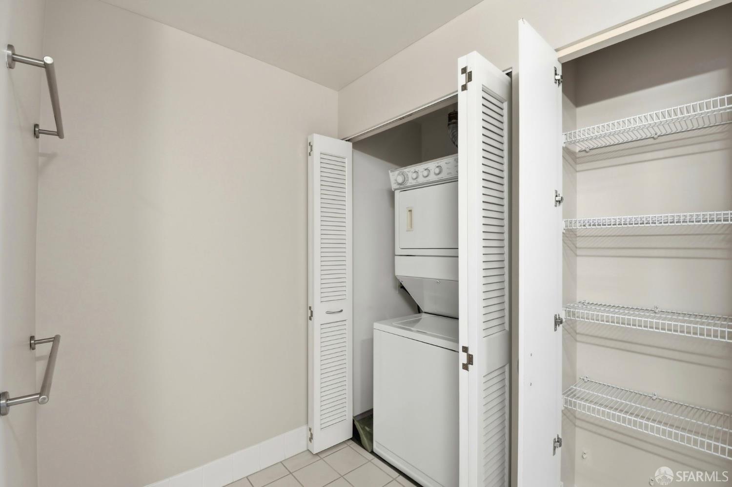 250 King Street # 960