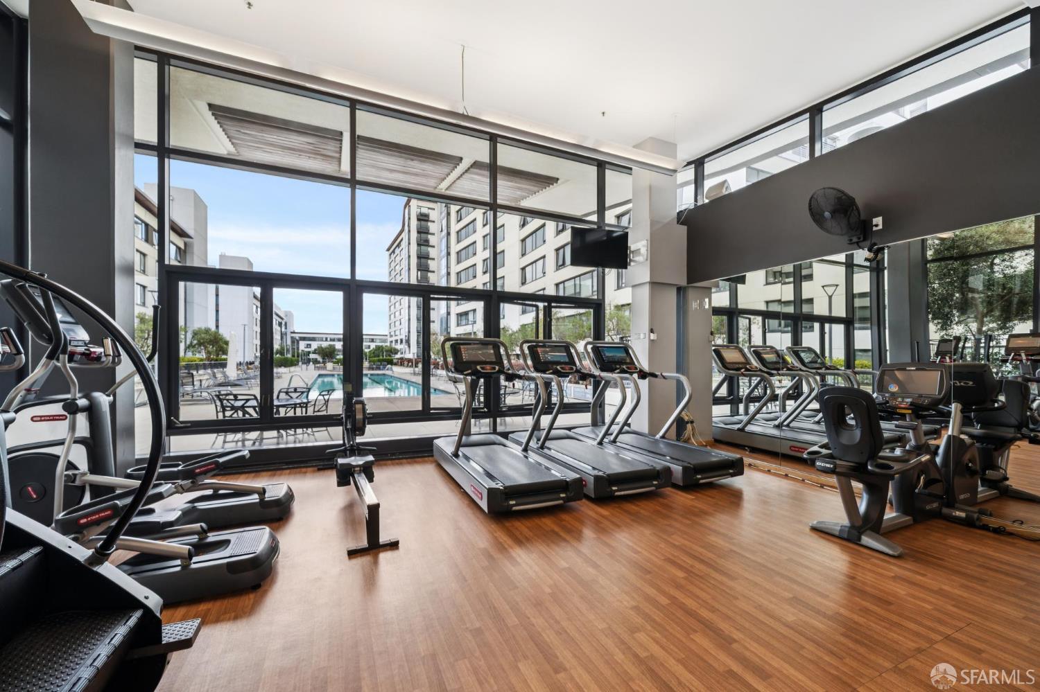 250 King Street # 960