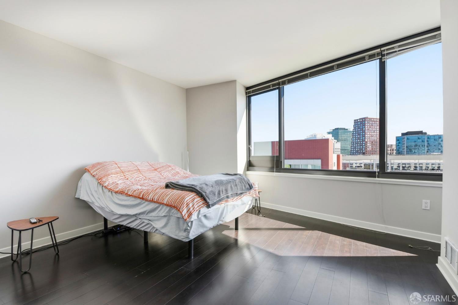 250 King Street # 960