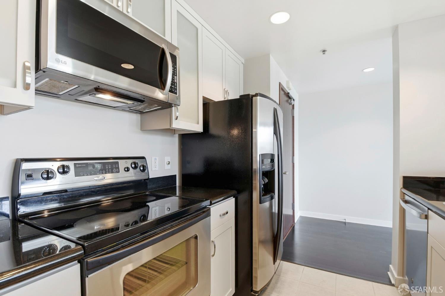 250 King Street # 960