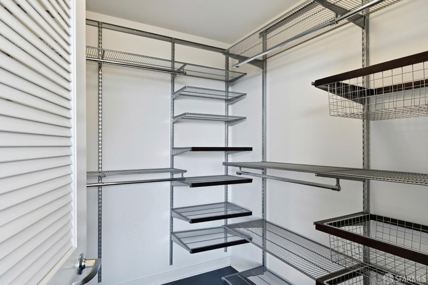 250 King Street # 960