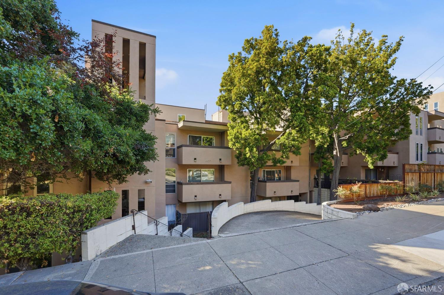 407 Orange Street # 206