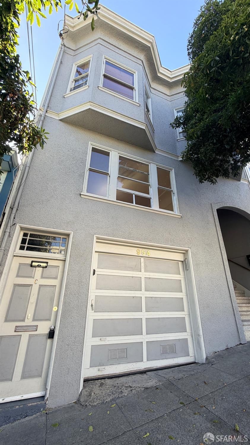954 De Haro Street