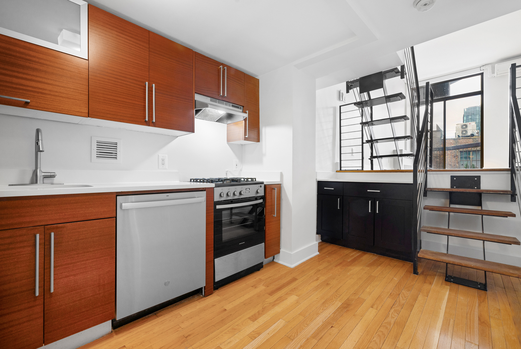 184 Thompson Street 5B