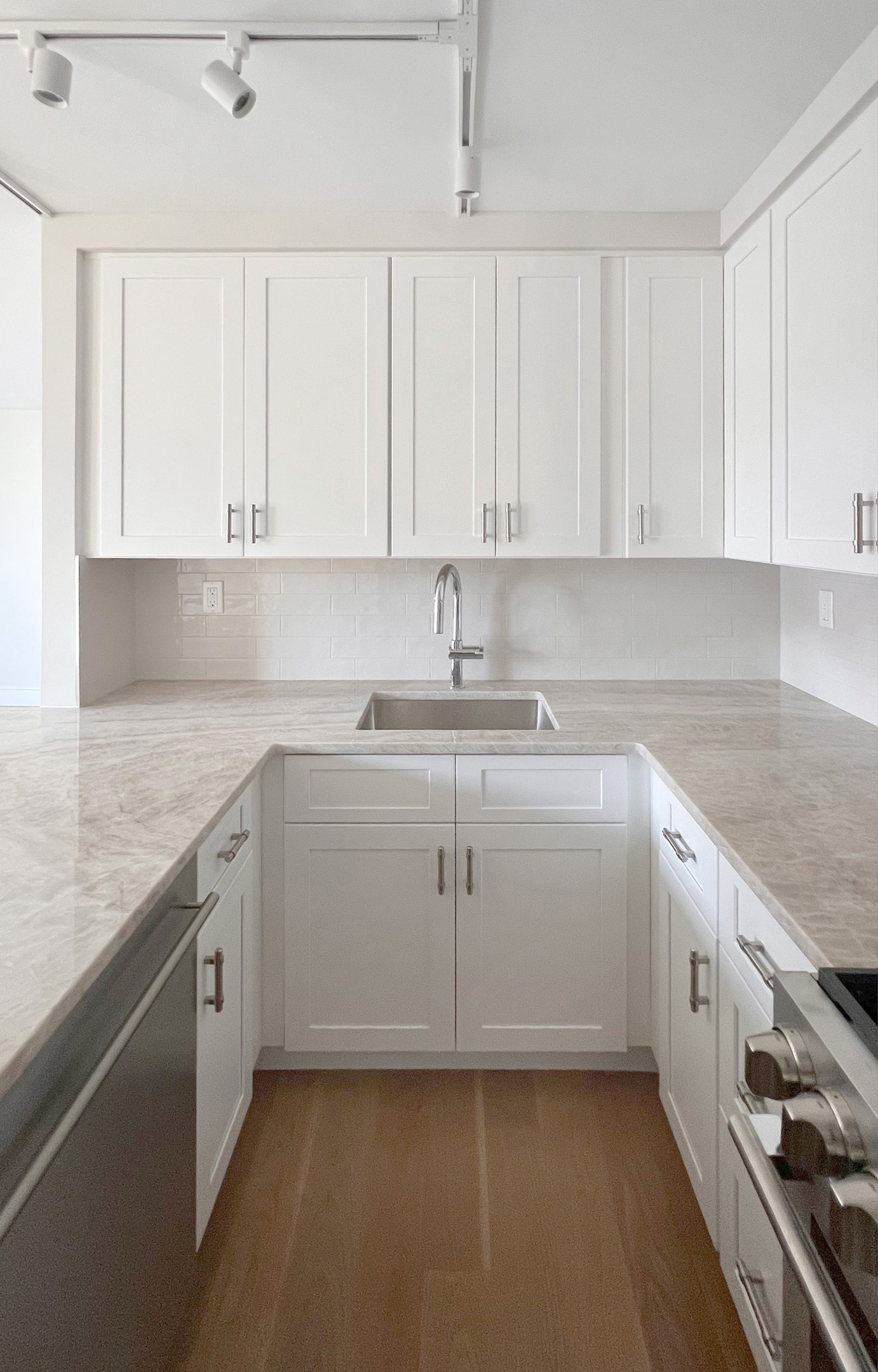 555 Main Street 1701
