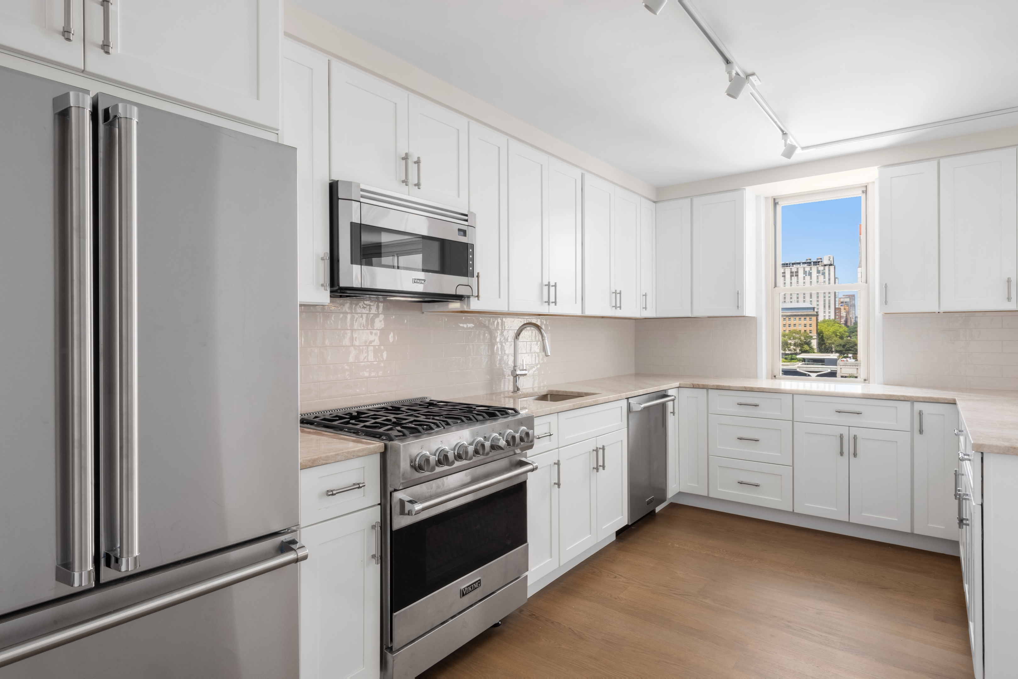 555 Main Street 909