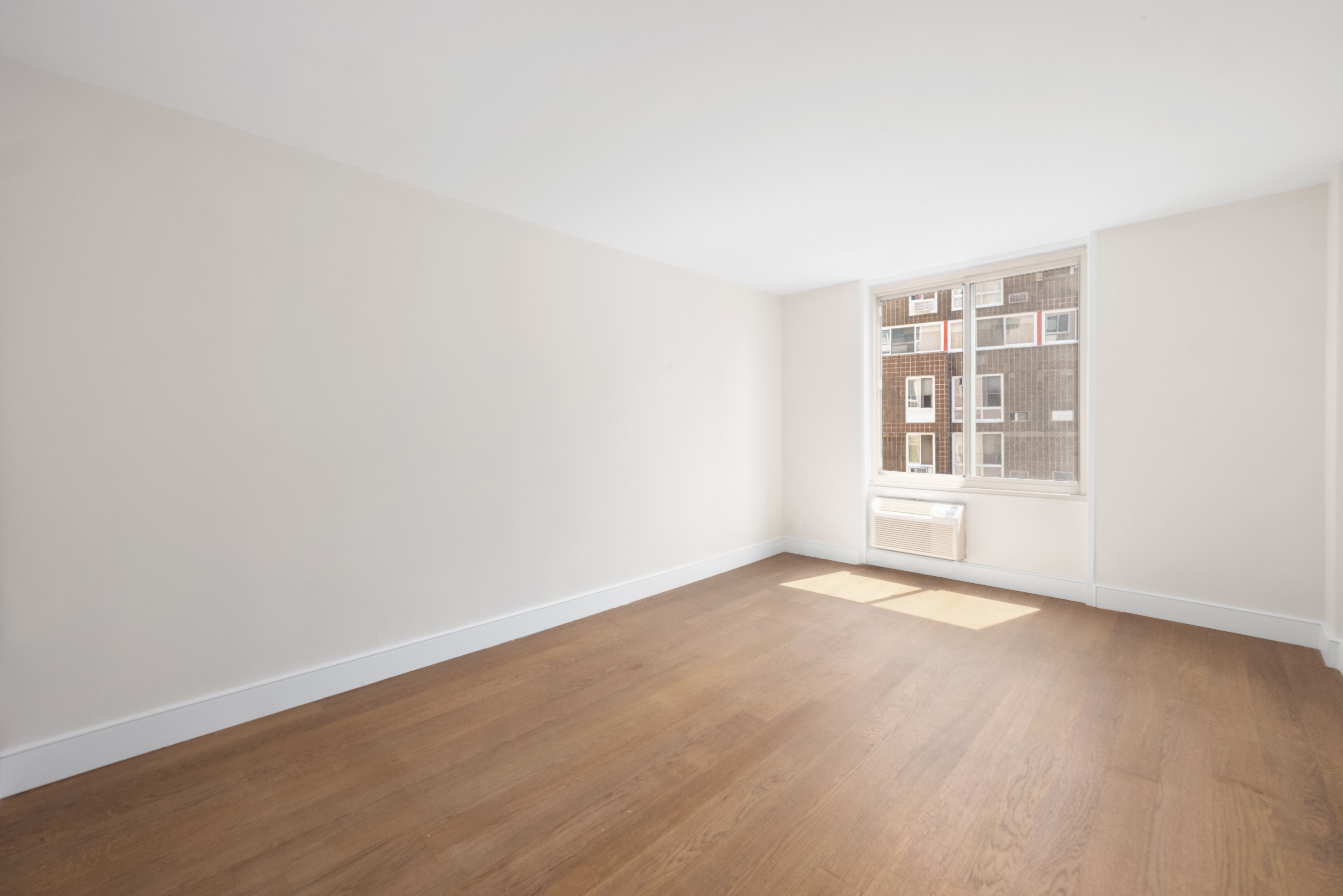 555 Main Street 909