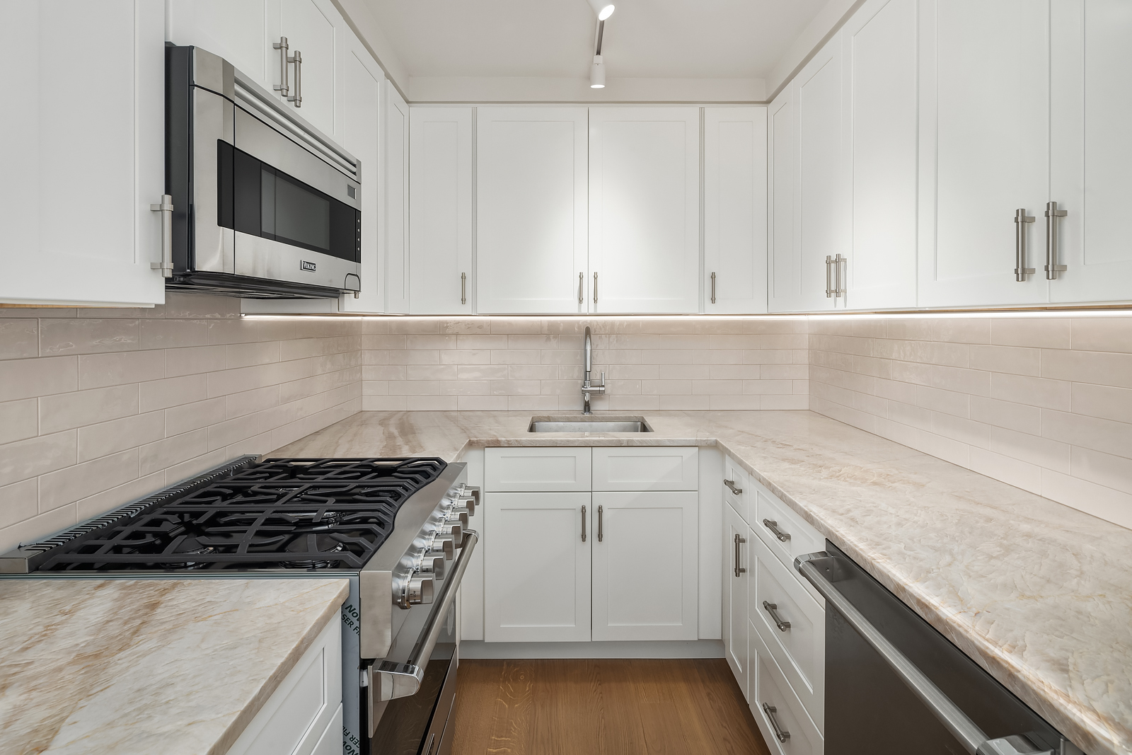 555 Main Street 805