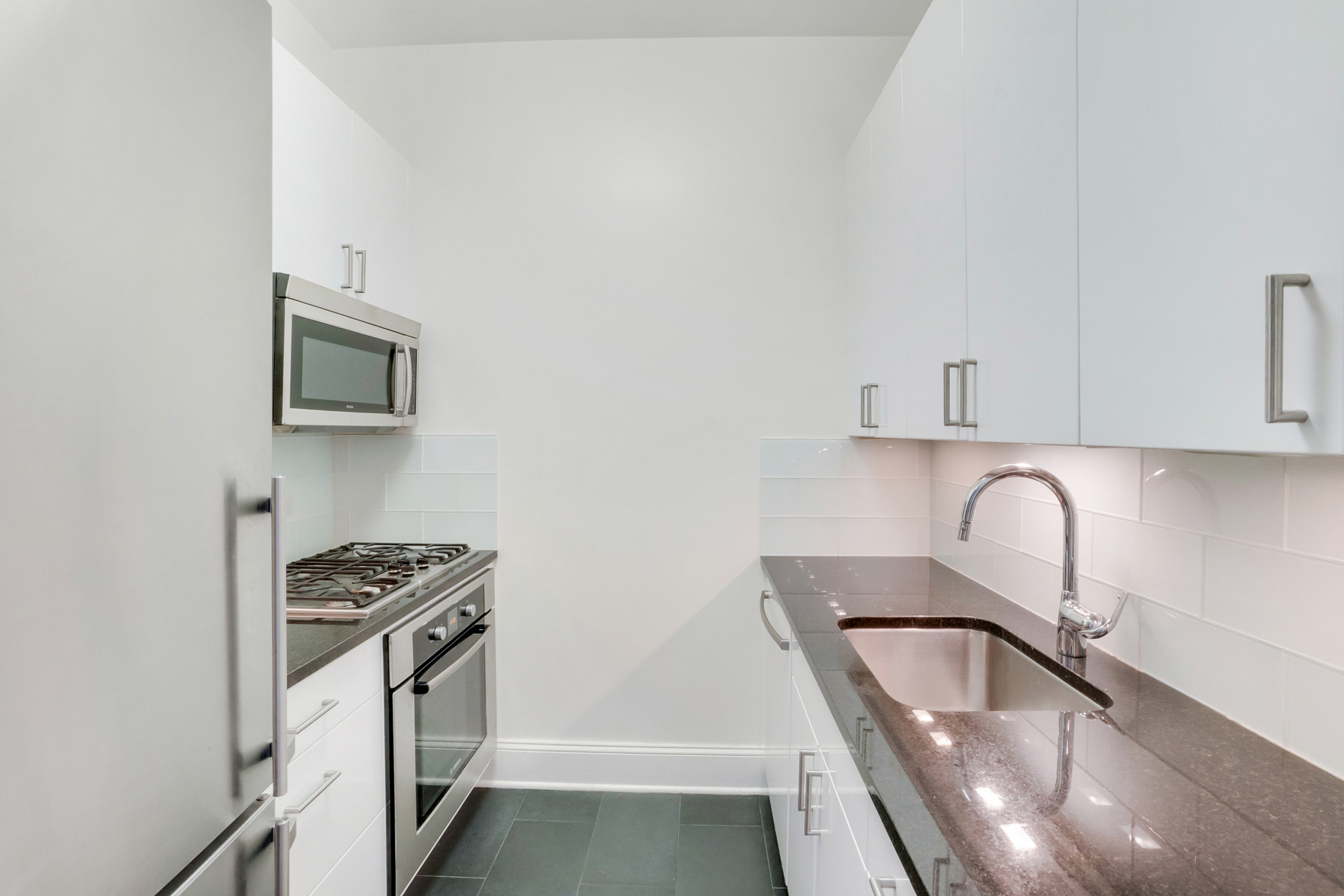 300 E 64th Street 8C