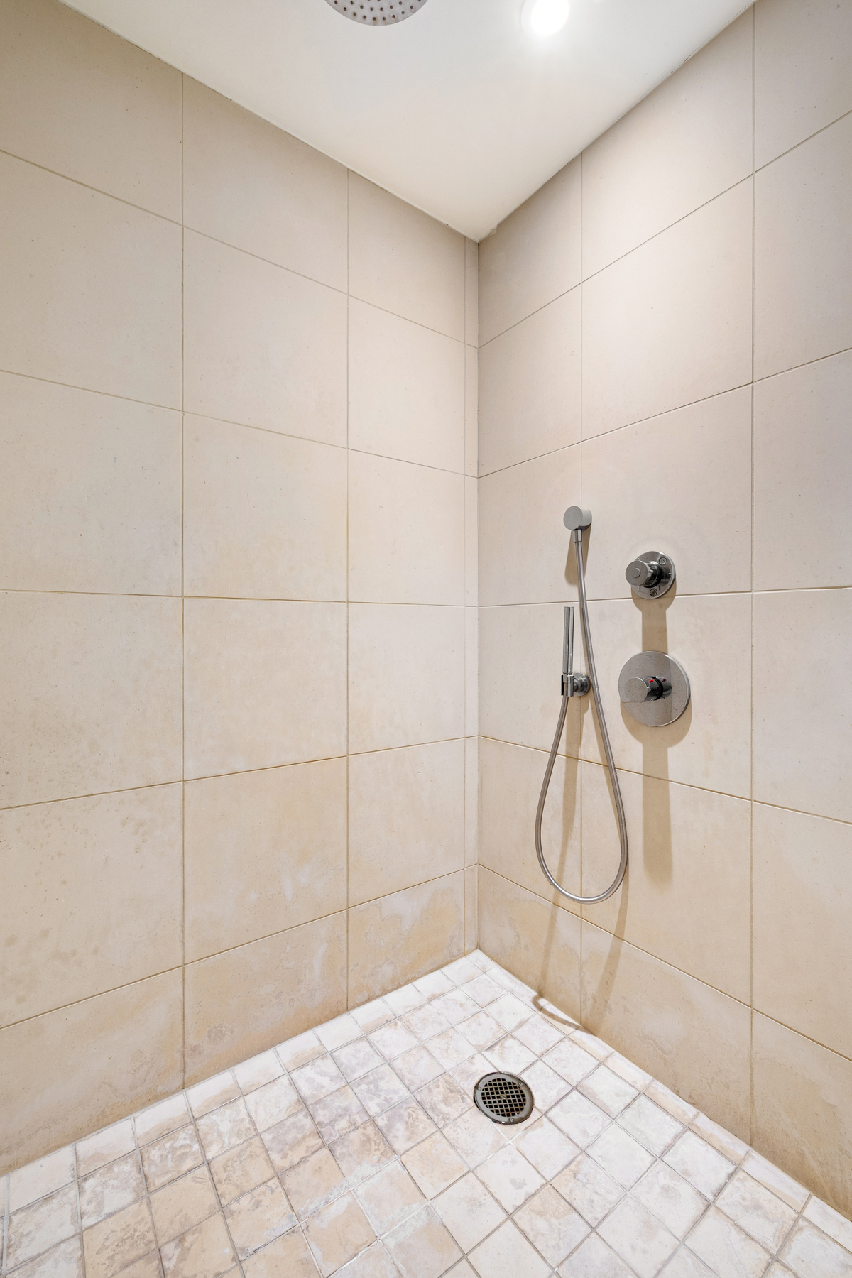 340 E 23rd Street 3D