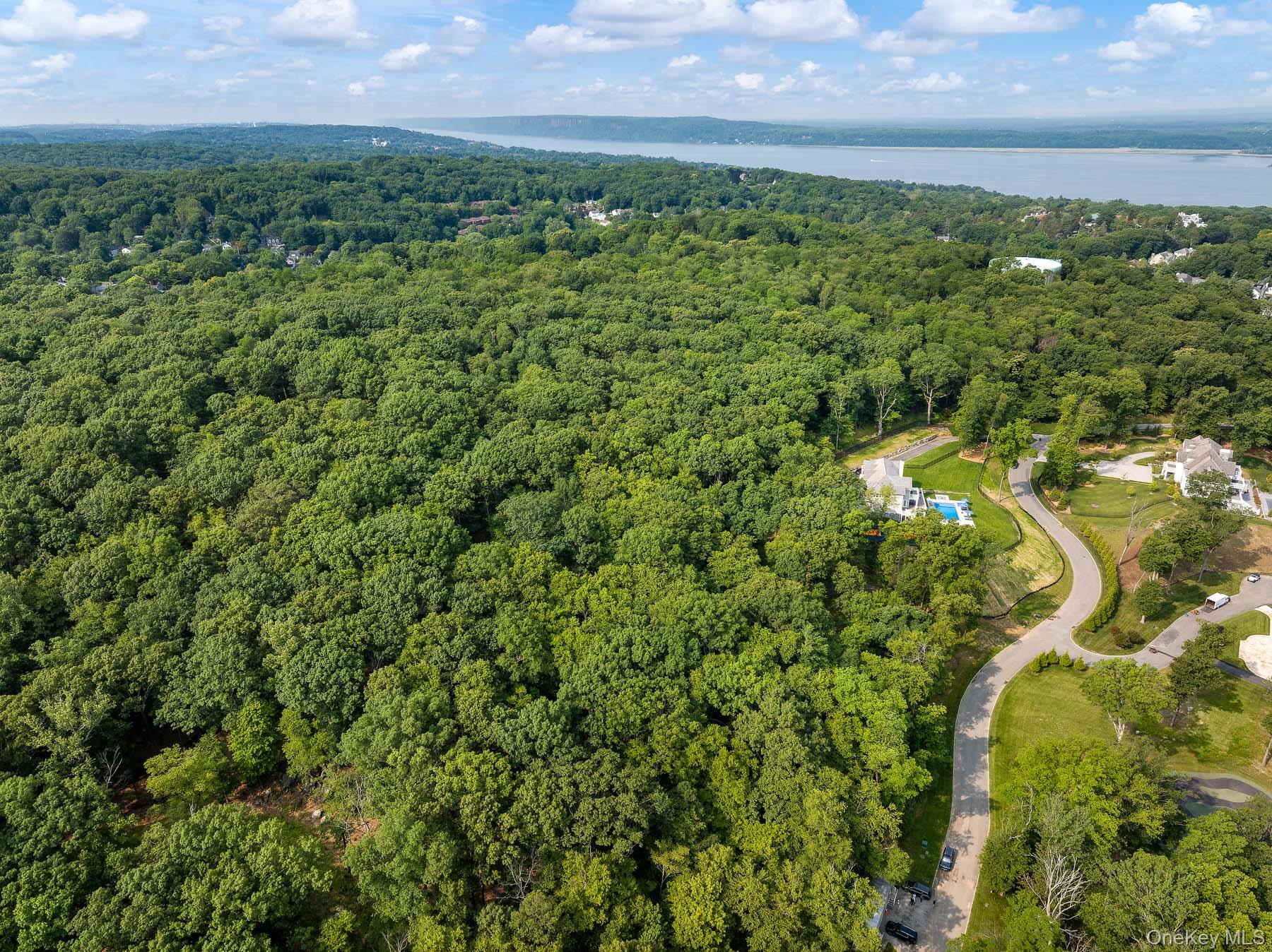 17 Carriage Trail