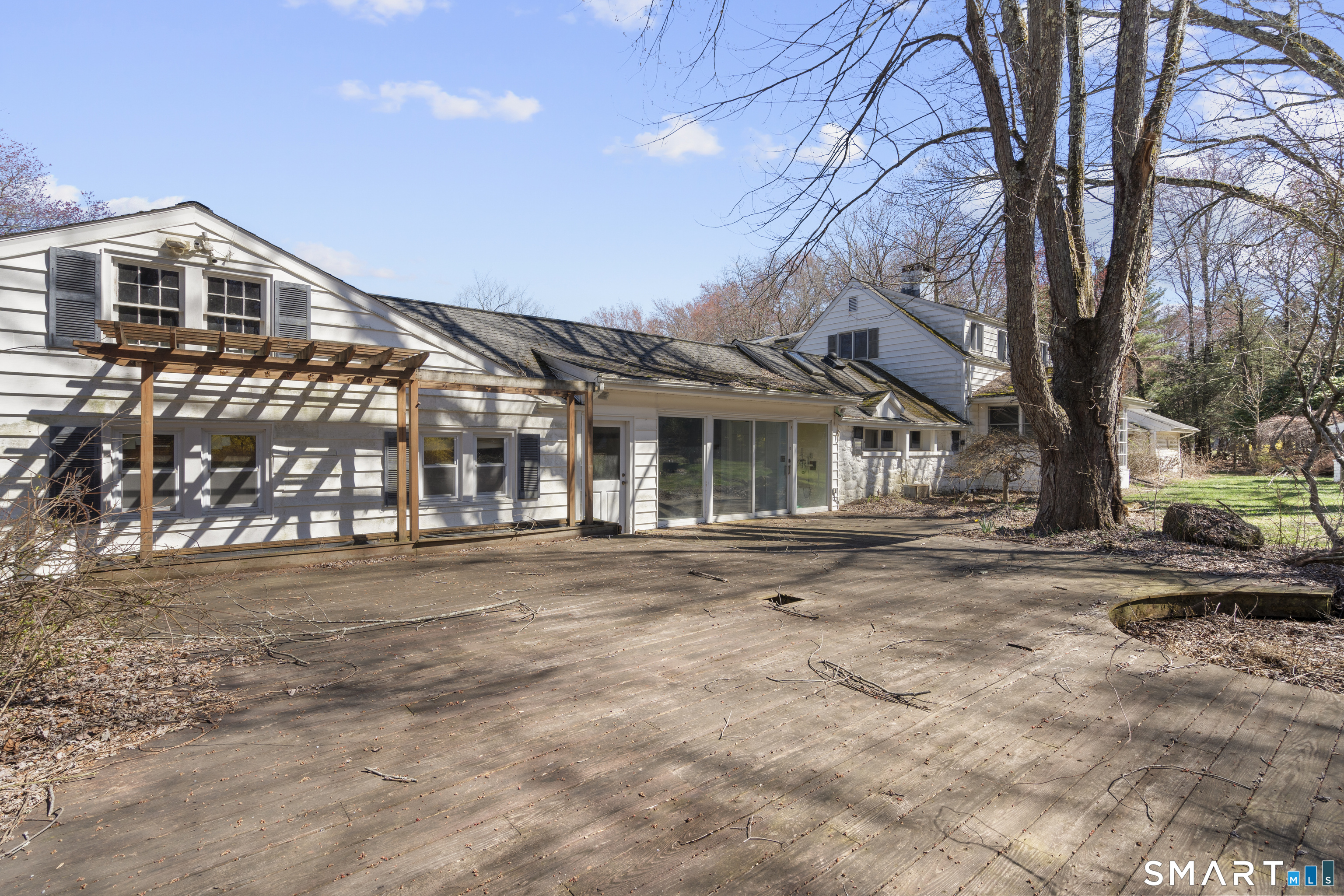 835 Monroe Turnpike